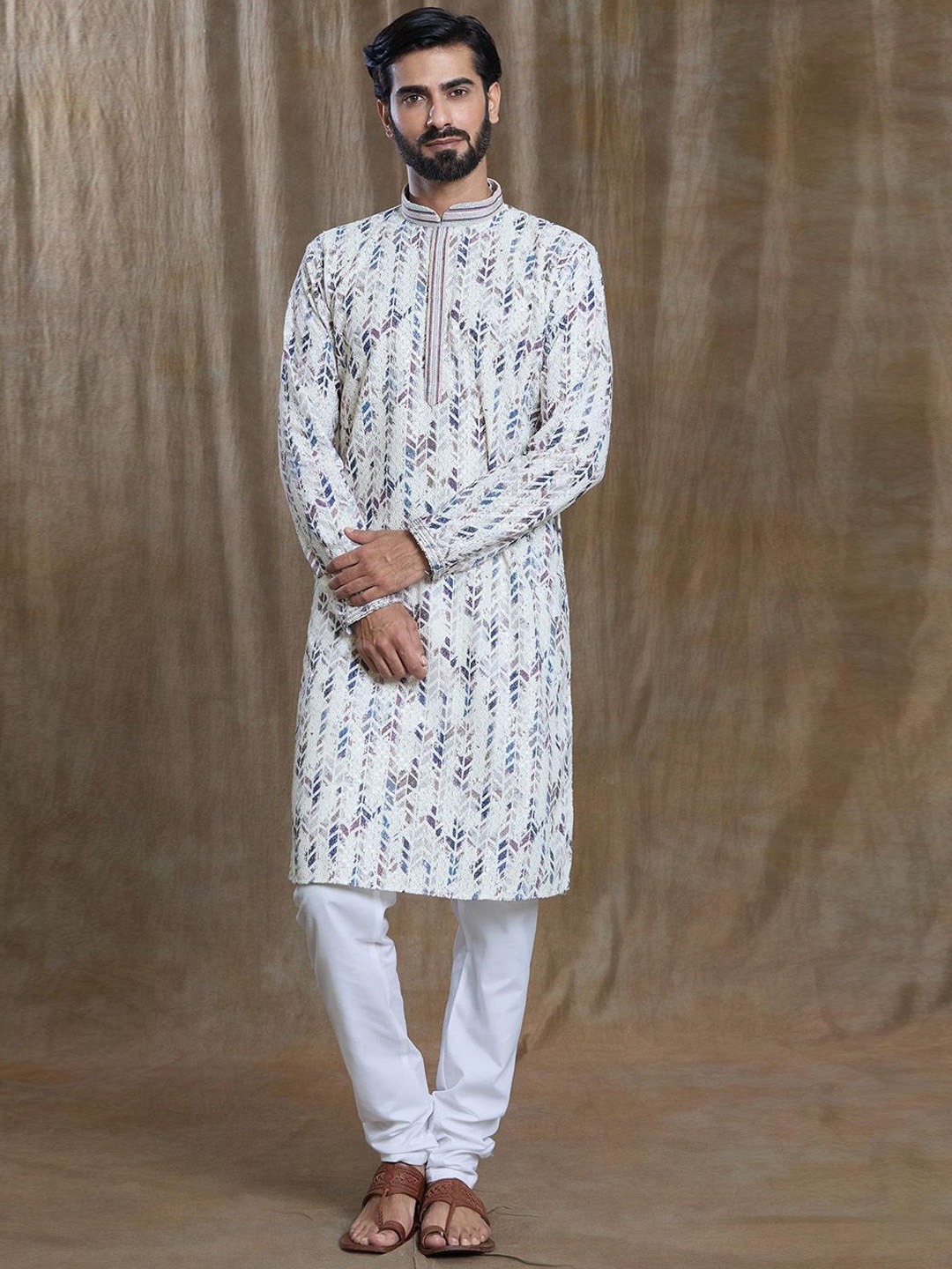 Aryavir Malhotra Men Embroidered Regular Sequinned Pure Cotton Kurta with Pyjamas, White
Aryavir Malhotra Men Embroidered Regular Sequinned Pure Cotton Kurta with Pyjamas, White
