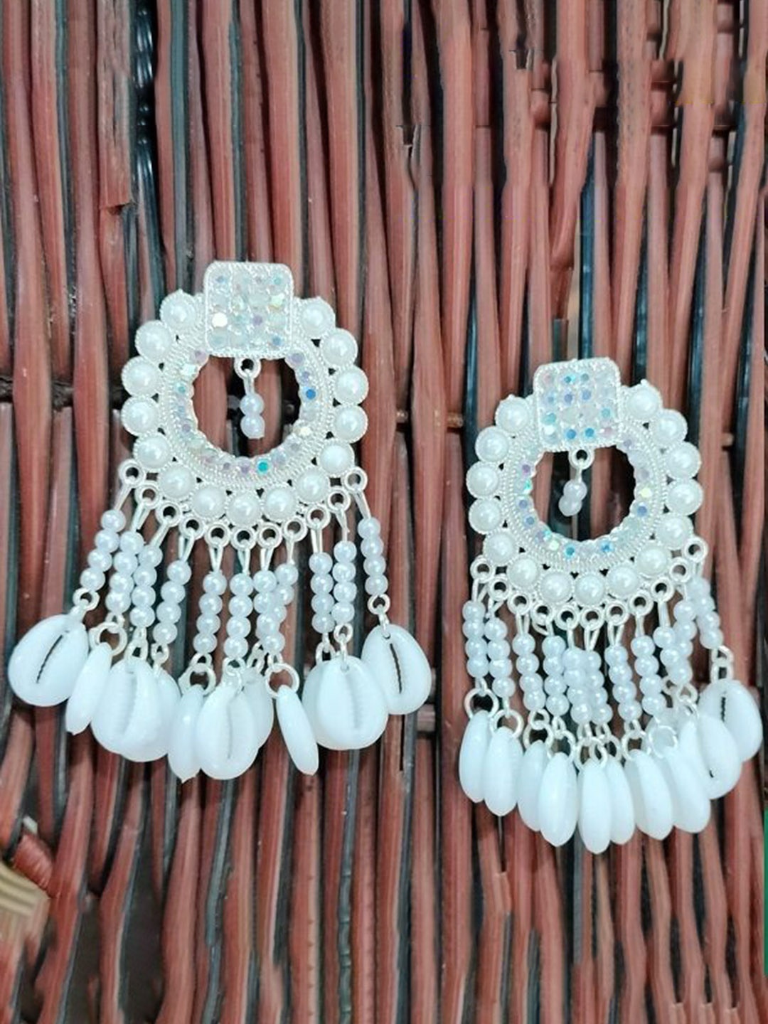 JMBW INTERNATIONAL Silver-Plated Dome Shaped Antique Artificial Beads Jhumkas Earrings
JMBW INTERNATIONAL Silver-Plated Dome Shaped Antique Artificial Beads Jhumkas Earrings
