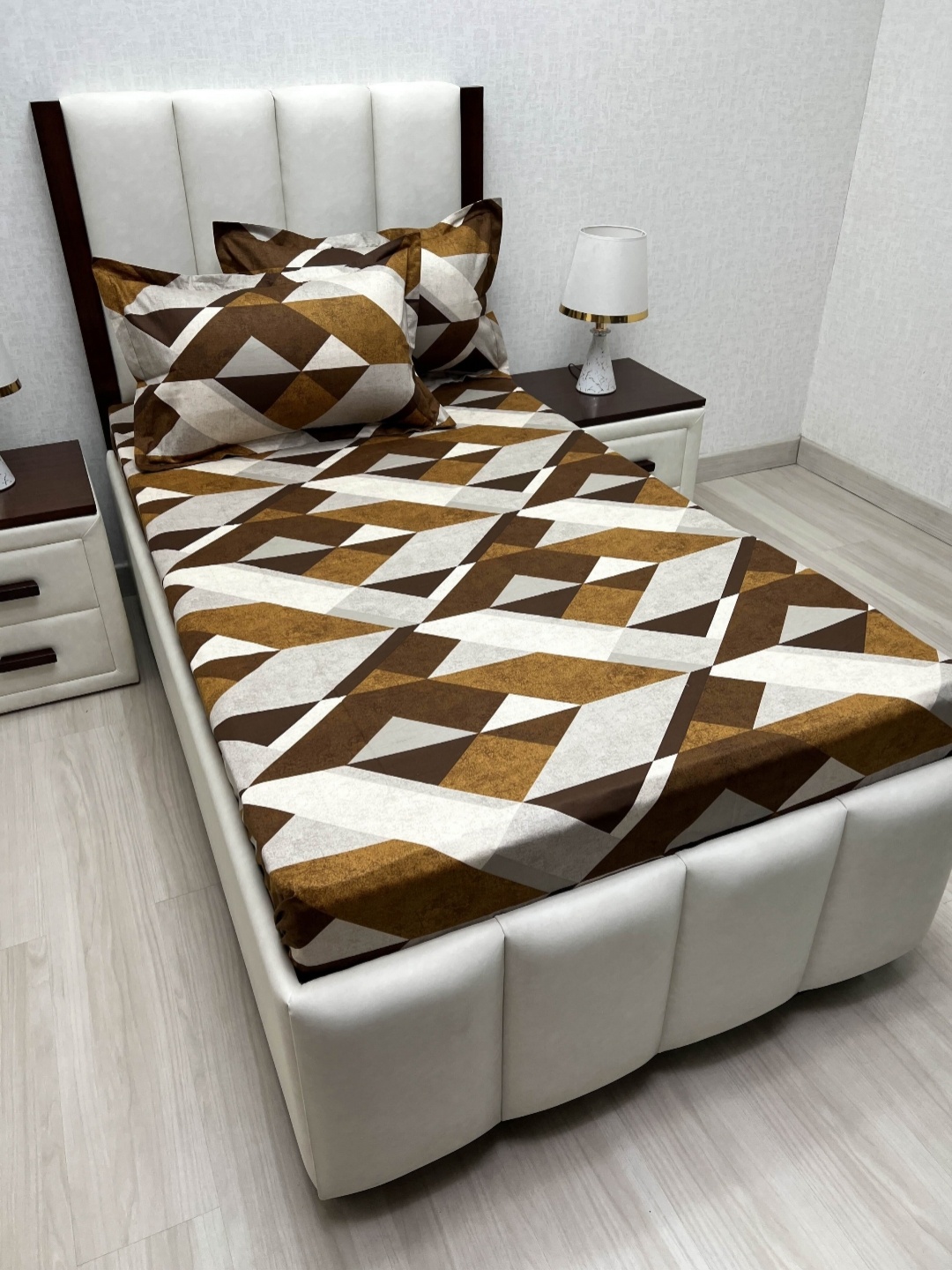 Pure Decor Lounge Fur Brown Printed Pure Cotton 230TC Single Bedsheet Sets 1.73m x 2.36m
Pure Decor Lounge Fur Brown Printed Pure Cotton 230TC Single Bedsheet Sets 1.73m x 2.36m