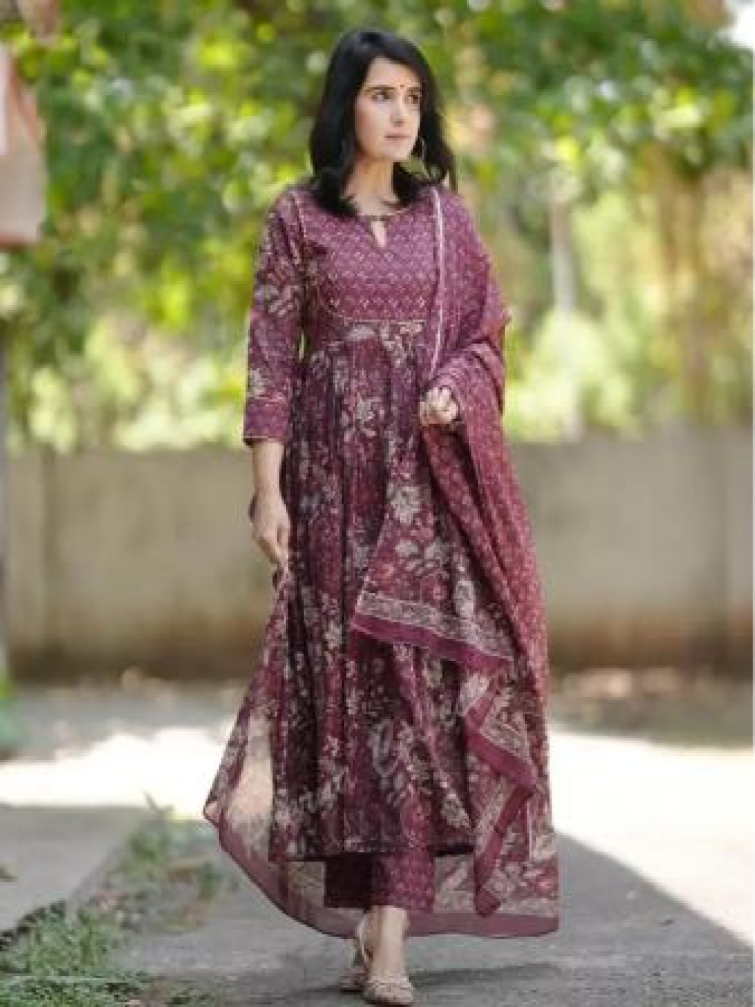 Moda Rapido Women Floral Printed Pleated Gotta Patti Pure Cotton Kurti with Trousers & With Dupatta, Maroon
Moda Rapido Women Floral Printed Pleated Gotta Patti Pure Cotton Kurti with Trousers & With Dupatta, Maroon