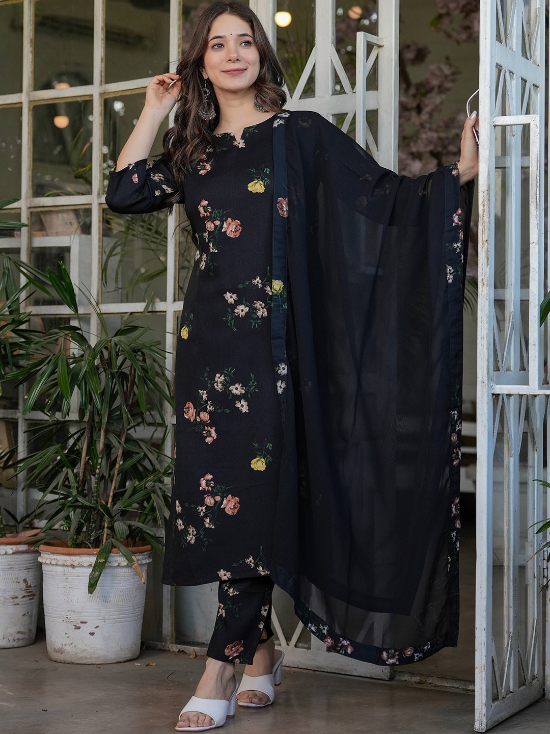 Vintro Women Floral Printed Regular Sequinned Kurta with Trousers & With Dupatta, Black
Vintro Women Floral Printed Regular Sequinned Kurta with Trousers & With Dupatta, Black