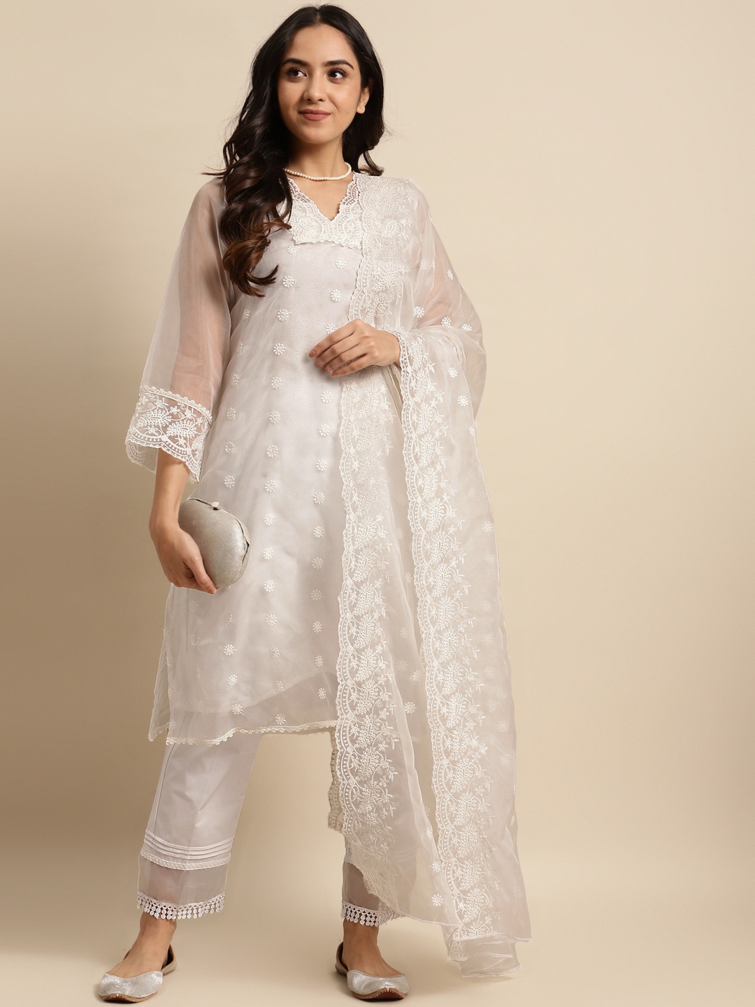 zuri Floral Embroidered Organza V-Neck Straight Kurta With Trousers And Dupatta, White
zuri Floral Embroidered Organza V-Neck Straight Kurta With Trousers And Dupatta, White