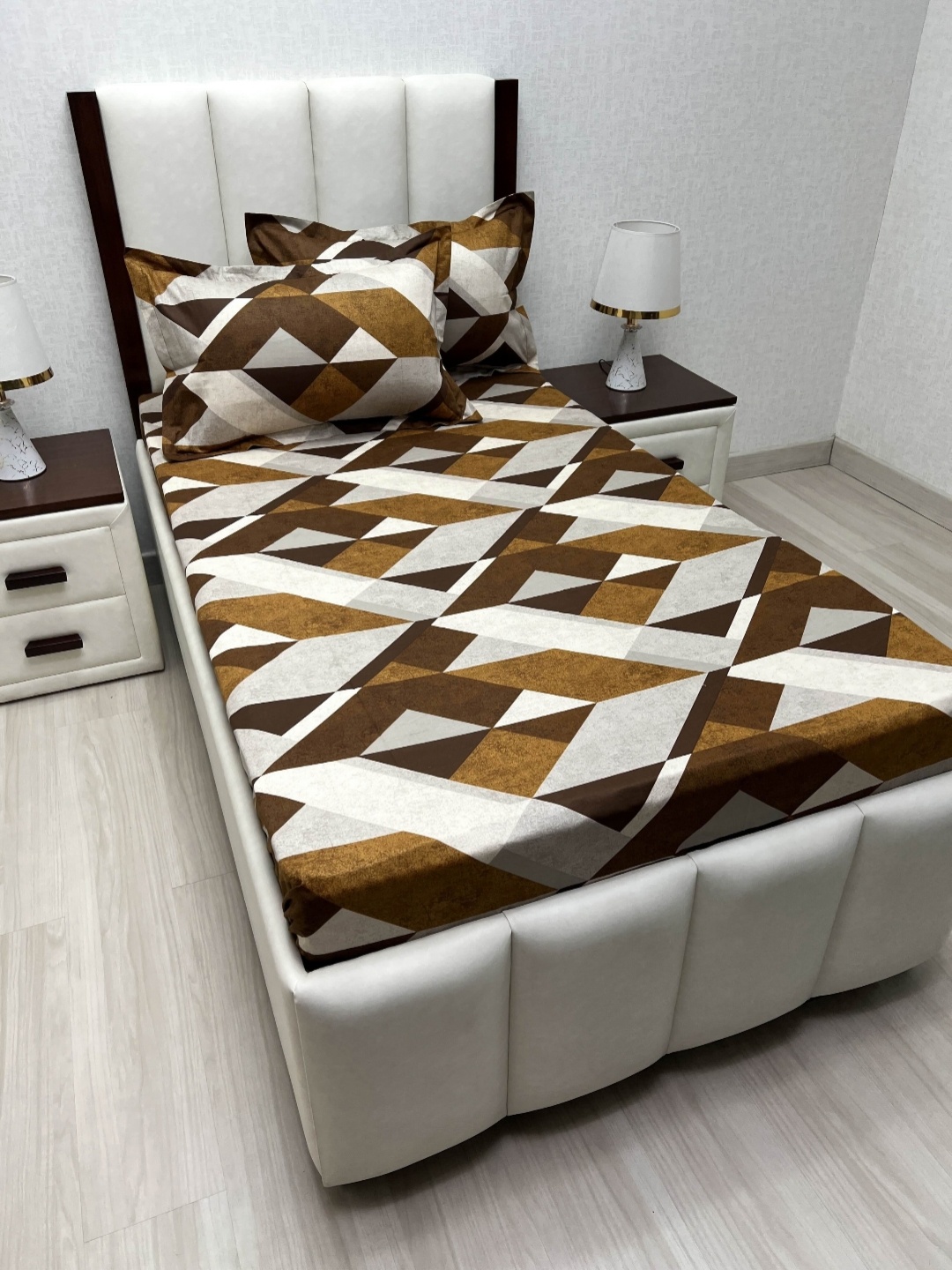 Pure Decor Brown Geometric Printed Cotton 230 TC Single Bedsheet Set 1.73 m x 2.36 m
Pure Decor Brown Geometric Printed Cotton 230 TC Single Bedsheet Set 1.73 m x 2.36 m