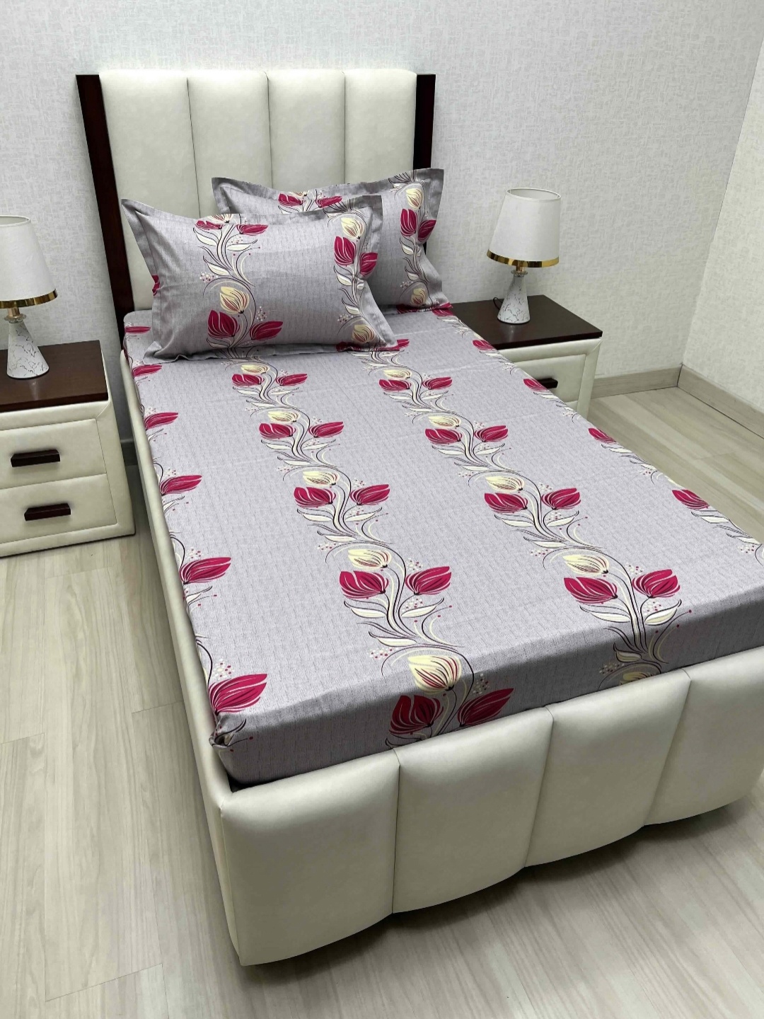 Pure Decor Lounge Fur Purple Printed Pure Cotton 350TC Single Bedsheet Sets 1.73m x 2.36m
Pure Decor Lounge Fur Purple Printed Pure Cotton 350TC Single Bedsheet Sets 1.73m x 2.36m
