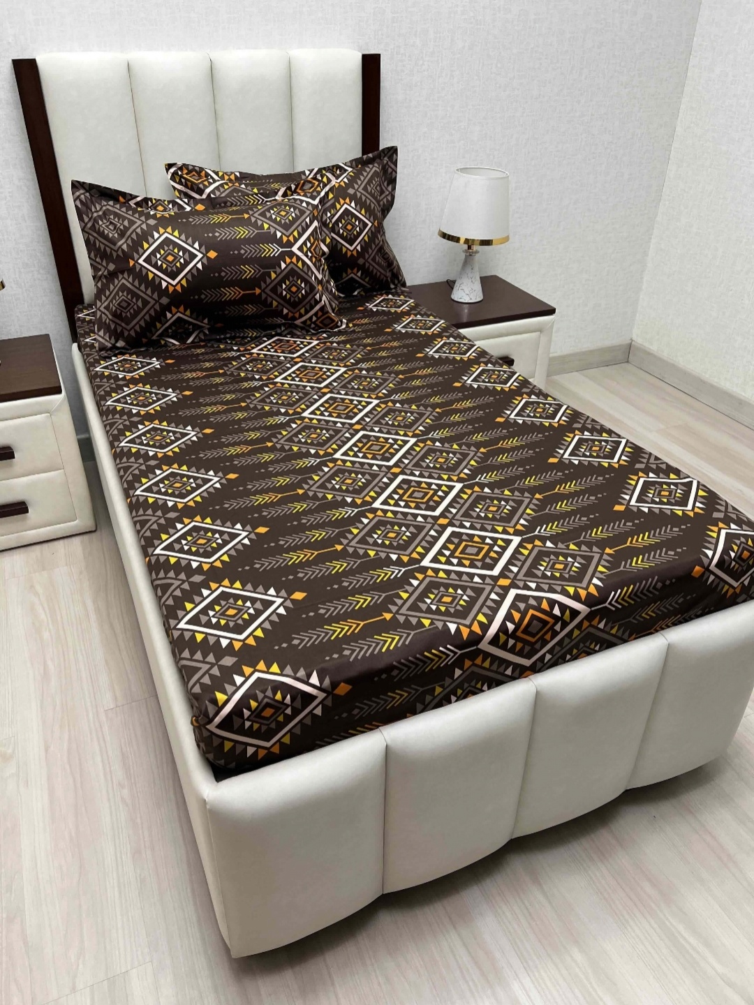 Pure Decor Brown & White Geometric Pure Cotton 210 TC Single Bedsheet Set1.73 m x 2.36 m
Pure Decor Brown & White Geometric Pure Cotton 210 TC Single Bedsheet Set1.73 m x 2.36 m