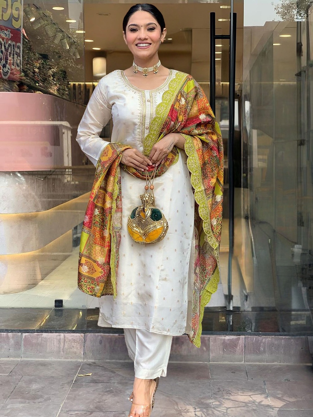 Moda Rapido Floral Embroidered Round Neck Straight Kurta With Trousers & Dupatta, White
Moda Rapido Floral Embroidered Round Neck Straight Kurta With Trousers & Dupatta, White