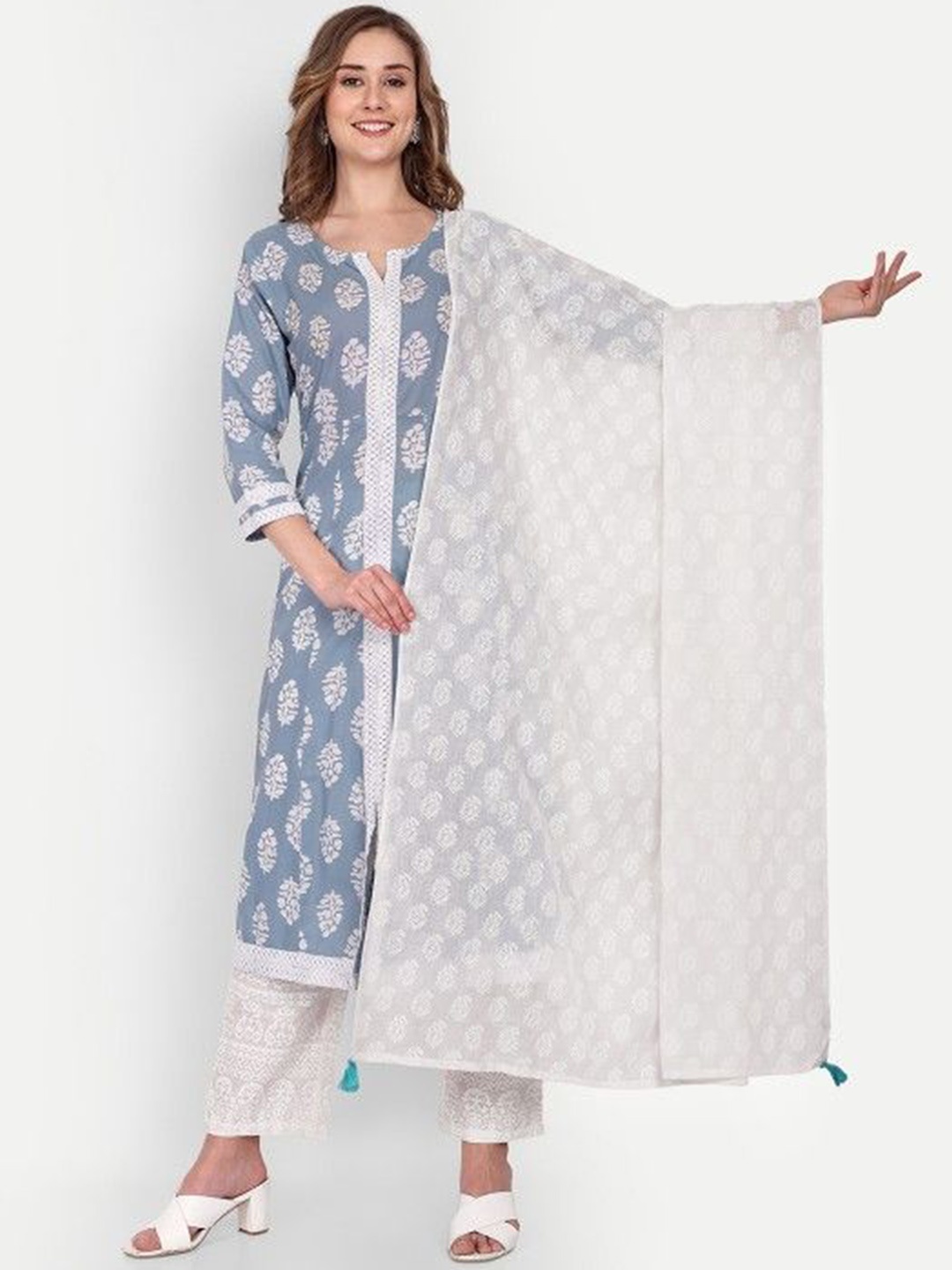 Moda Rapido Women Ethnic Motifs Printed Regular Pure Cotton Kurta with Trousers & With Dupatta, Blue
Moda Rapido Women Ethnic Motifs Printed Regular Pure Cotton Kurta with Trousers & With Dupatta, Blue