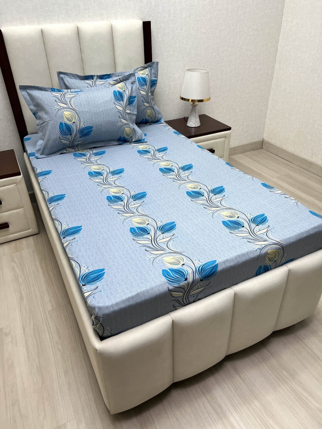 Pure Decor Blue & Black Floral Pure Cotton 240 Tc Single Bedsheet Set 1.73 m x 2.36 m
Pure Decor Blue & Black Floral Pure Cotton 240 Tc Single Bedsheet Set 1.73 m x 2.36 m