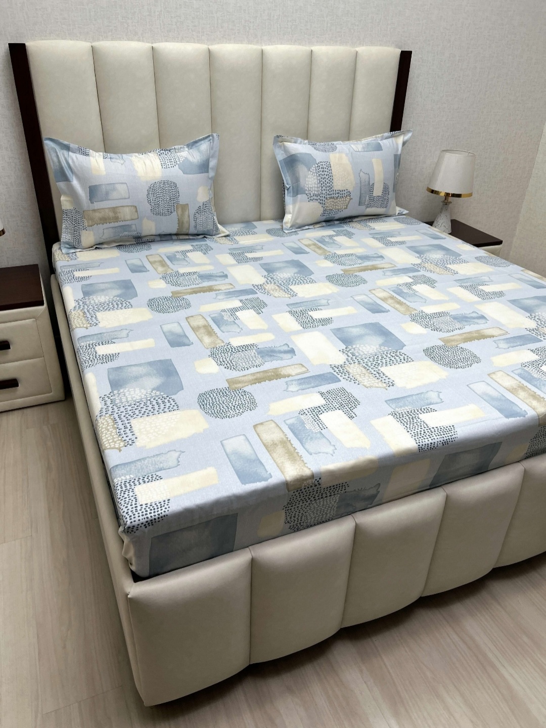Pure Decor Royal Passion Blue Pure Cotton 380 TC Queen Bedsheet Set-2.28 m x 2.54 m
Pure Decor Royal Passion Blue Pure Cotton 380 TC Queen Bedsheet Set-2.28 m x 2.54 m