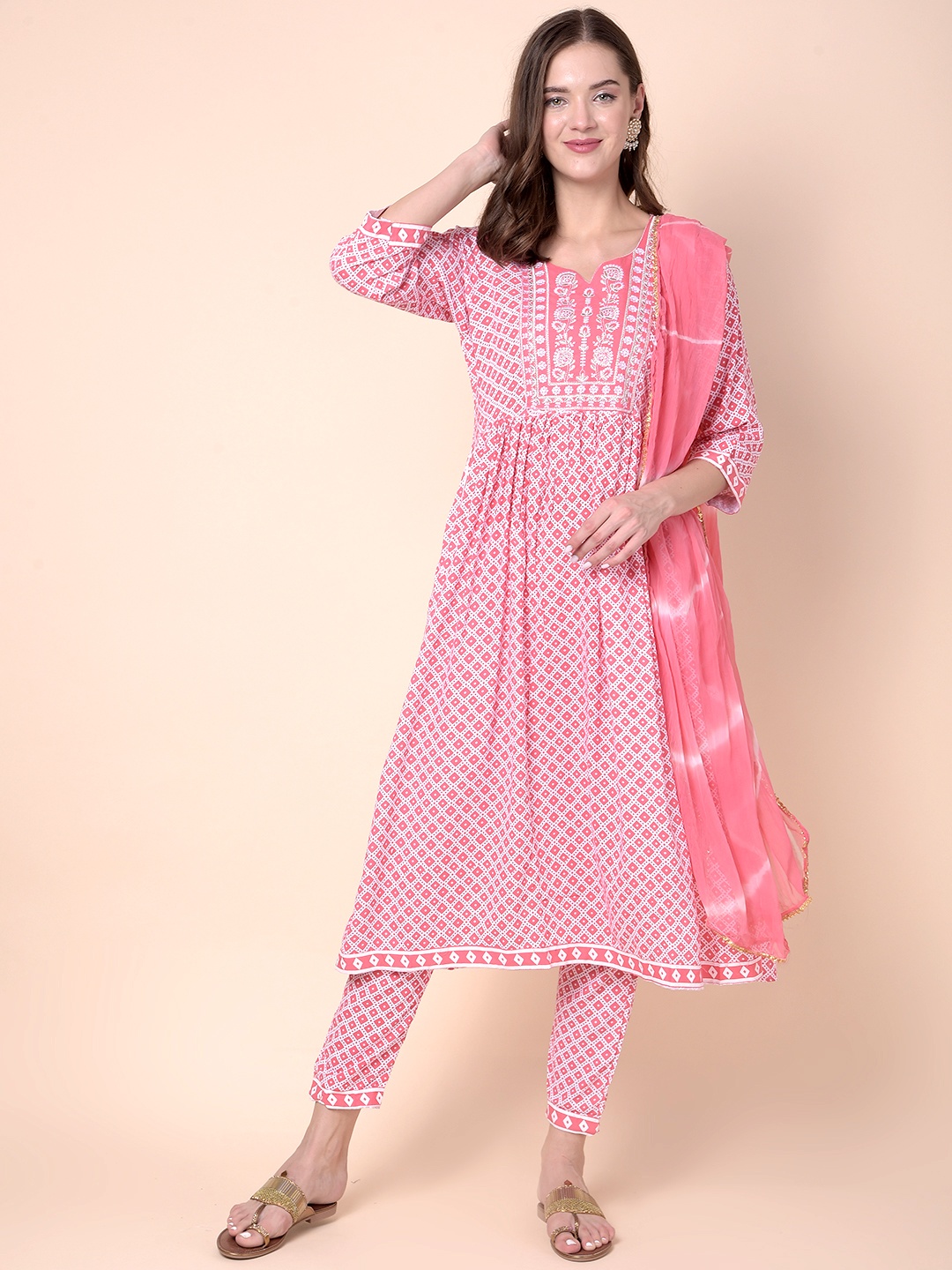 Moda Rapido Women Embroidered Regular Thread Work Kurta with Trousers & With Dupatta, Peach
Moda Rapido Women Embroidered Regular Thread Work Kurta with Trousers & With Dupatta, Peach