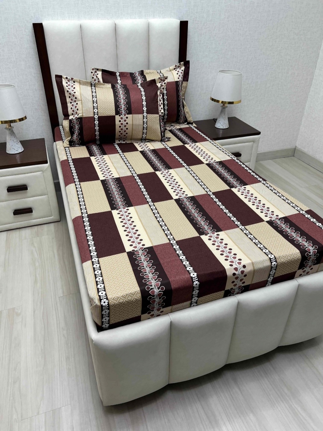 Pure Decor Lounge Fur Maroon Printed Cotton 350 TC Single Bedsheet Set 1.73 m x 2.36 m
Pure Decor Lounge Fur Maroon Printed Cotton 350 TC Single Bedsheet Set 1.73 m x 2.36 m