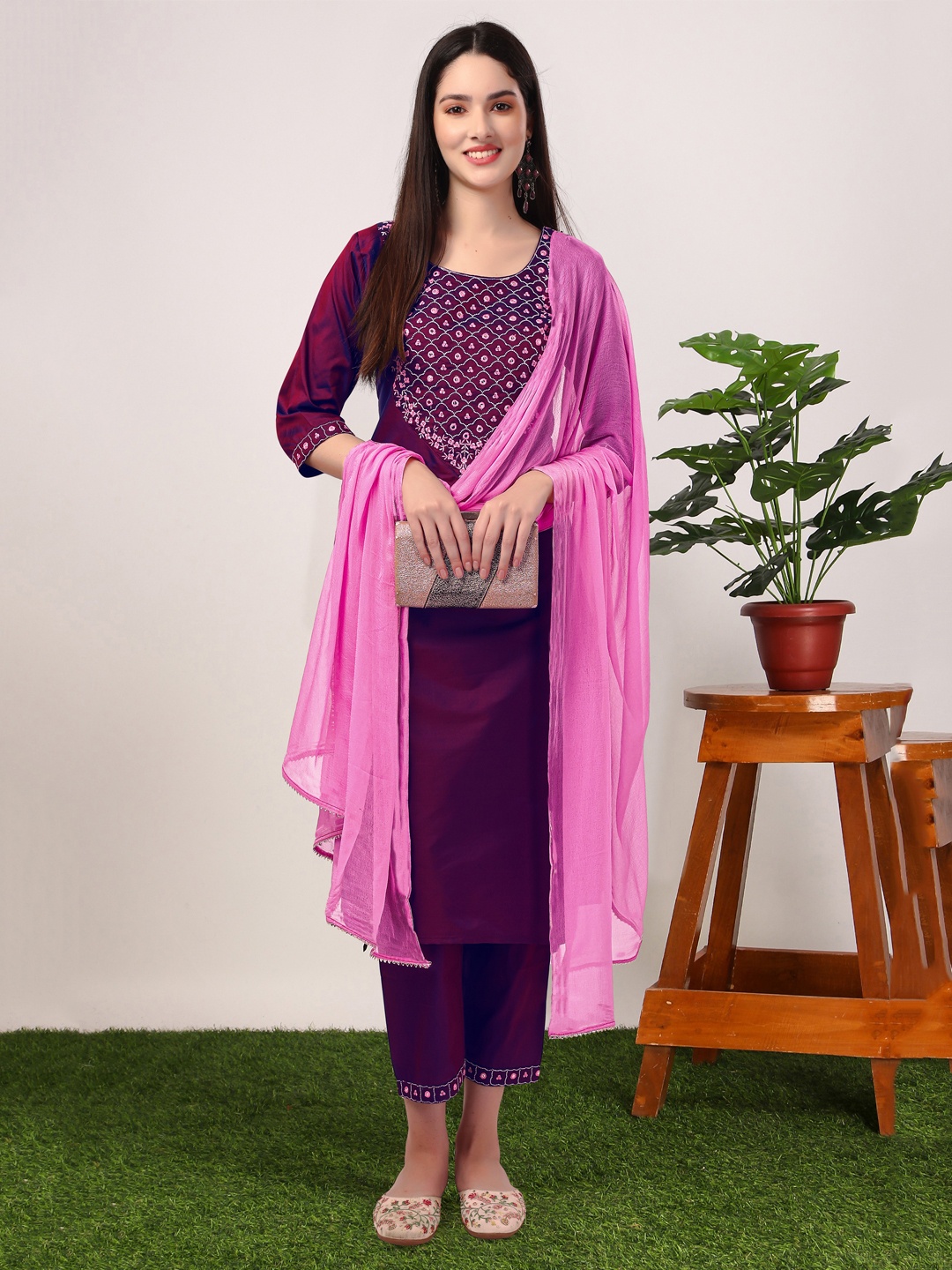 Rensa Women Ethnic Motifs Embroidered Regular Thread Work Kurta with Trousers & With Dupatta, Purple
Rensa Women Ethnic Motifs Embroidered Regular Thread Work Kurta with Trousers & With Dupatta, Purple