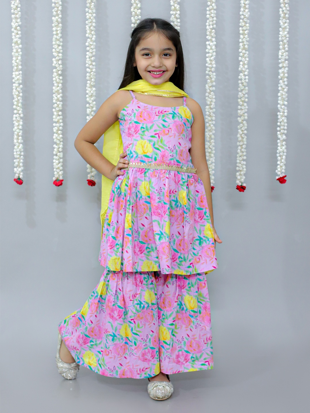 Ka-mee Girls Floral Printed Pleated Pure Cotton Kurta with Sharara & With Dupatta, Pink
Ka-mee Girls Floral Printed Pleated Pure Cotton Kurta with Sharara & With Dupatta, Pink