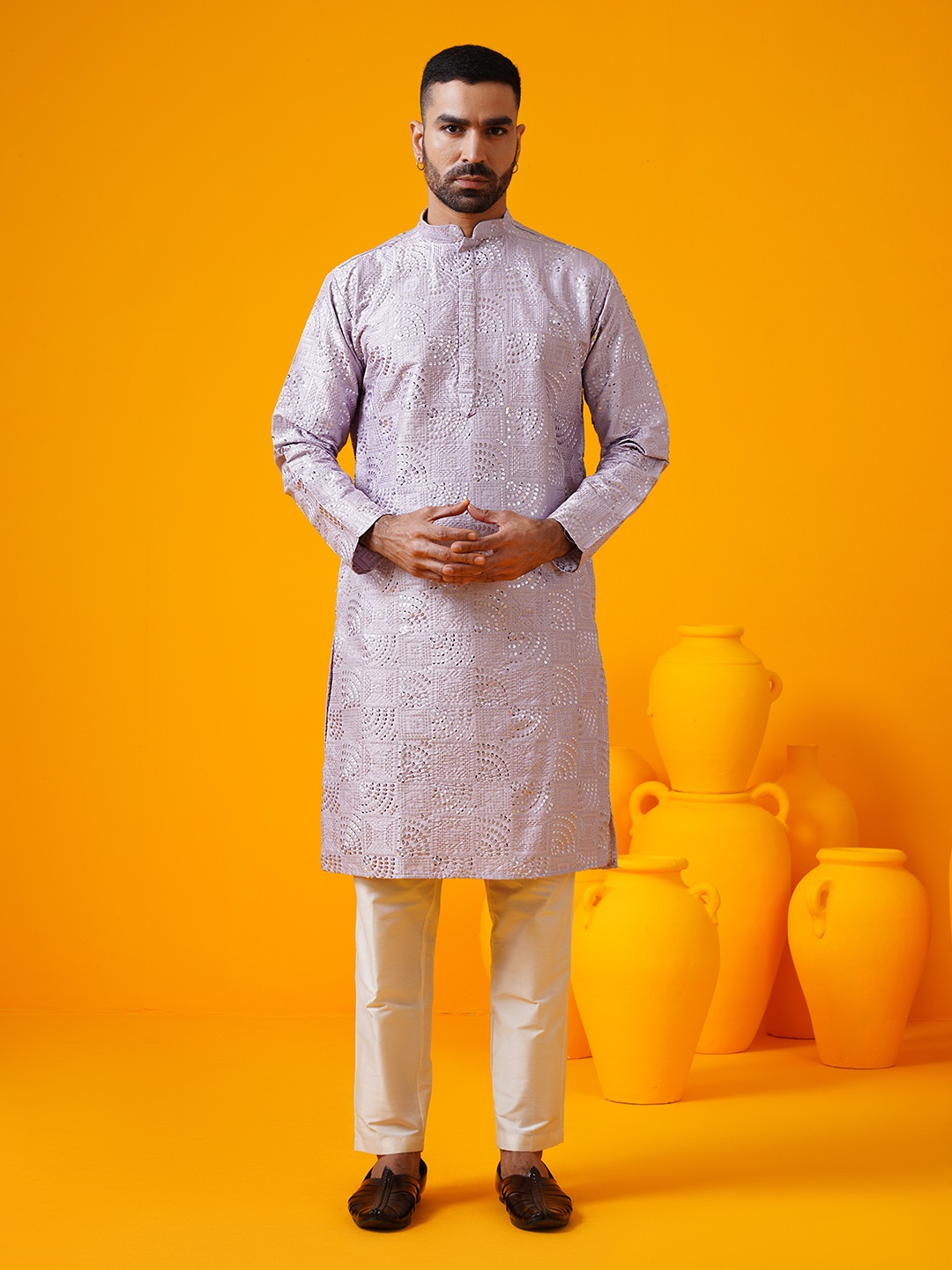 SOJANYA LUXE Geometric Embroidered Mandarin Collar Cotton Silk Straight Kurta With Trouser, Lavender
SOJANYA LUXE Geometric Embroidered Mandarin Collar Cotton Silk Straight Kurta With Trouser, Lavender