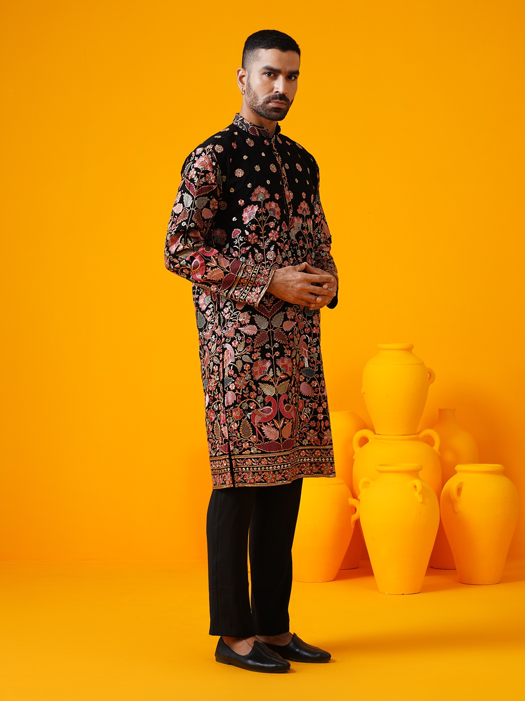 SOJANYA LUXE Floral Embroidered Mandarin Collar Georgette Straight Kurta With Trouser, Black
SOJANYA LUXE Floral Embroidered Mandarin Collar Georgette Straight Kurta With Trouser, Black