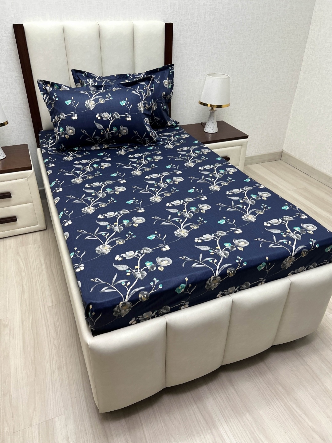 Pure Decor Lounge Fur Blue Printed Pure Cotton 230TC Single Bedsheet Sets 1.73m x 2.36m
Pure Decor Lounge Fur Blue Printed Pure Cotton 230TC Single Bedsheet Sets 1.73m x 2.36m