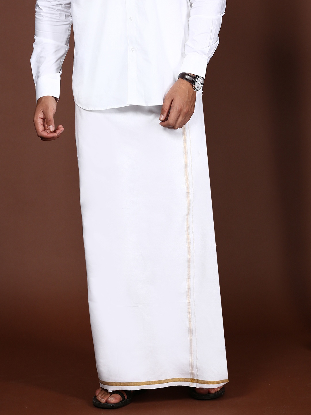 Devala Weavers Society Men Pure Cotton Single Layer White Dhoti with Coloured Border
Devala Weavers Society Men Pure Cotton Single Layer White Dhoti with Coloured Border