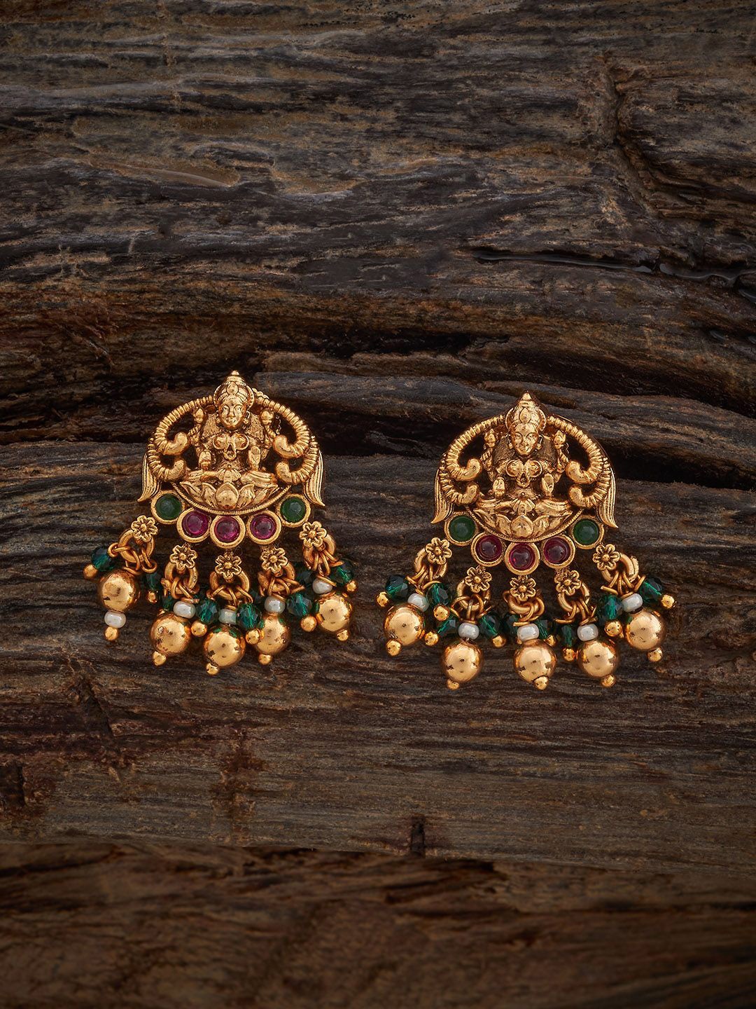 Kushal's Fashion Jewellery Ruby-Green Gold-Plated Contemporary Antique Studs Earrings
Kushal's Fashion Jewellery Ruby-Green Gold-Plated Contemporary Antique Studs Earrings