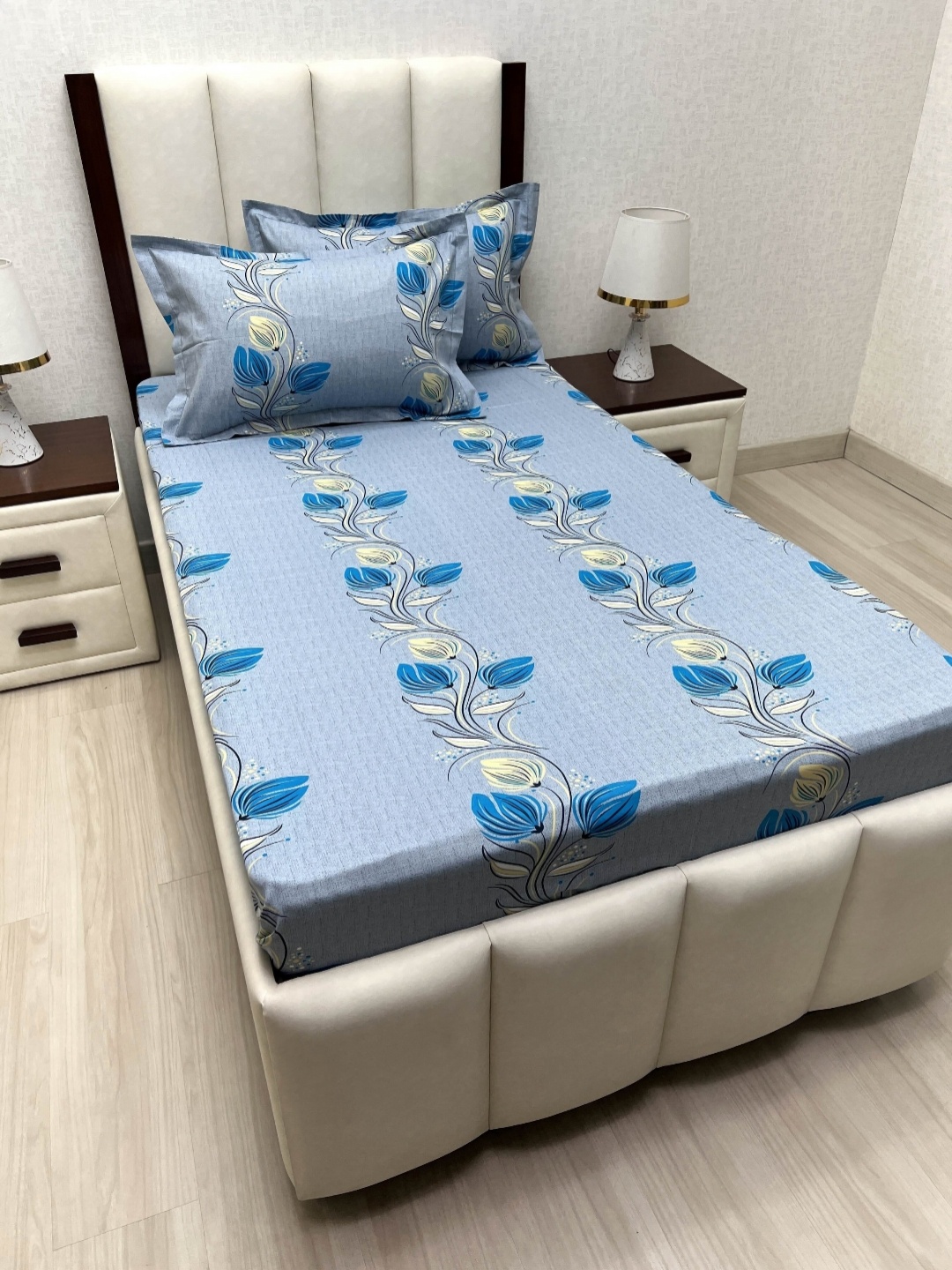 Pure Decor Lounge Fur Blue Printed Pure Cotton 210TC Single Bedsheet Sets-1.73 m x 2.36 m
Pure Decor Lounge Fur Blue Printed Pure Cotton 210TC Single Bedsheet Sets-1.73 m x 2.36 m