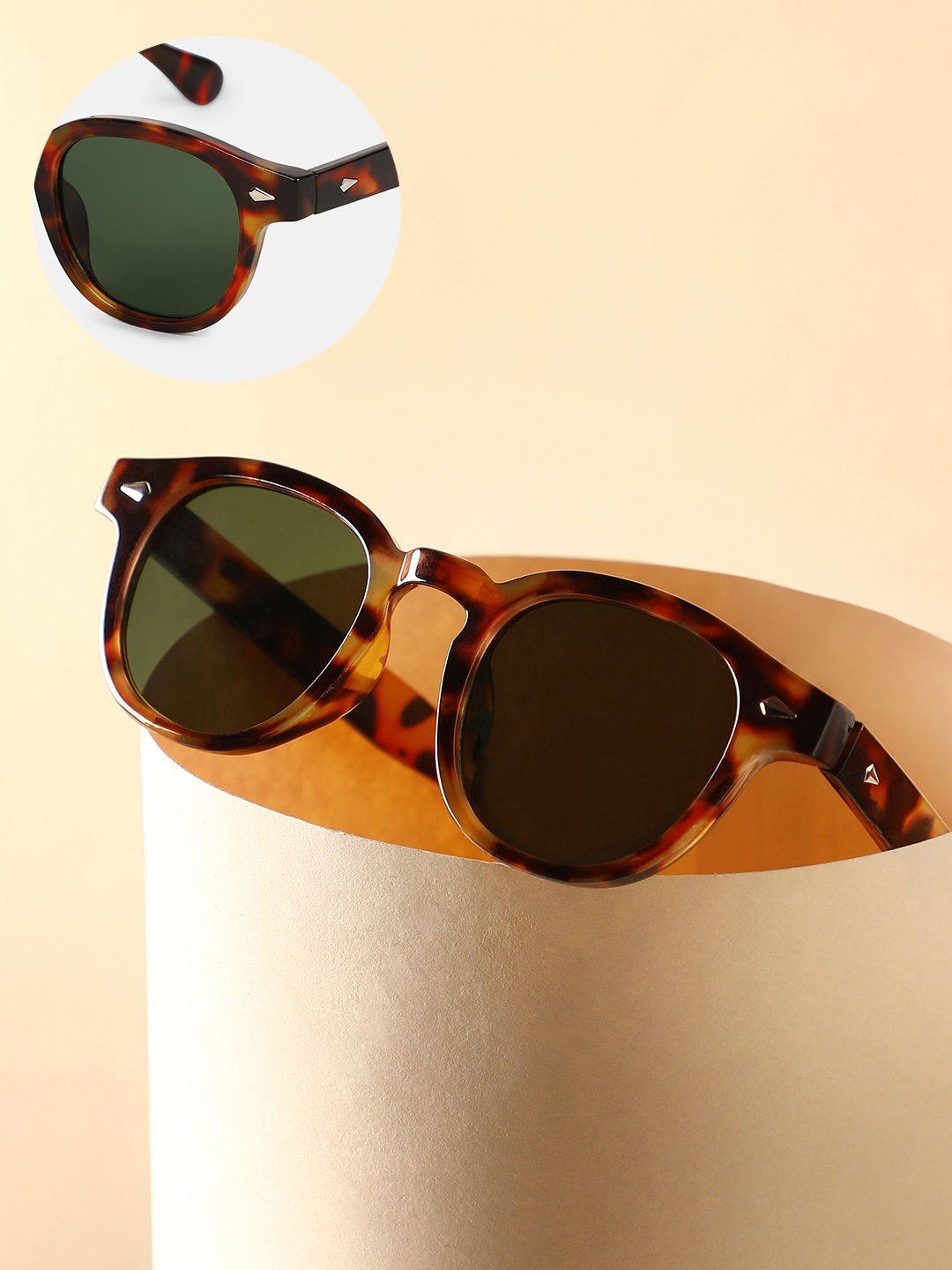 HAUTE SAUCE by Campus Sutra Women The Safari Tortoiseshell Round Sunglass AW25_HSSG2750, Brown
HAUTE SAUCE by Campus Sutra Women The Safari Tortoiseshell Round Sunglass AW25_HSSG2750, Brown
