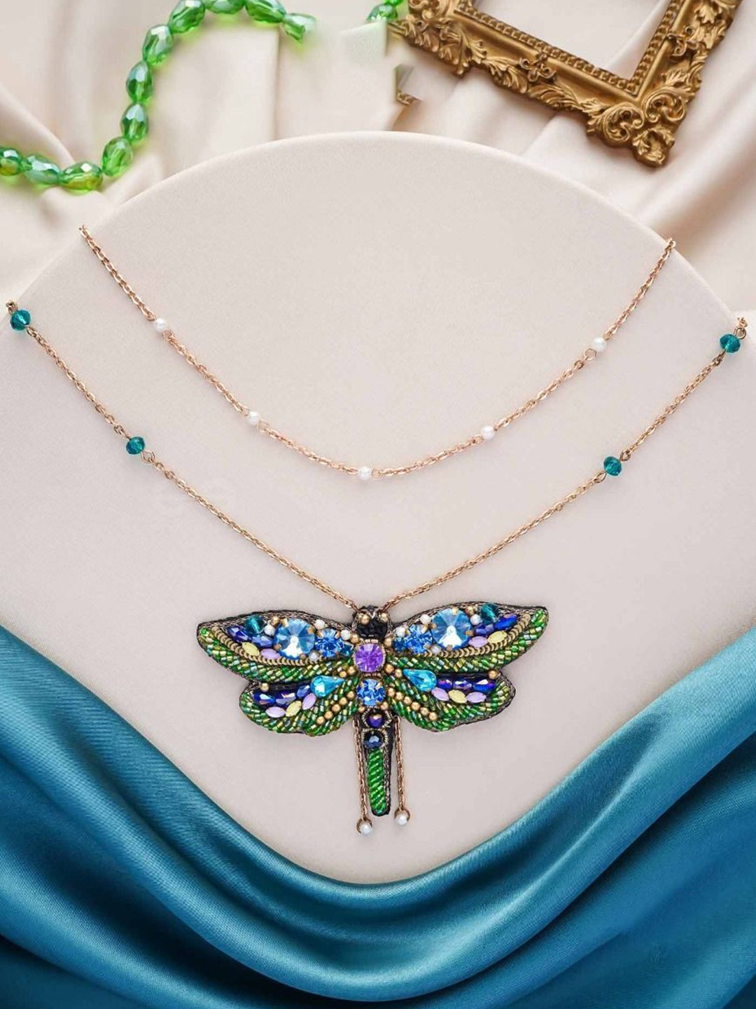 EVERSTYLISH Sanjoya Stones & Sequins Embroidered Necklace with Anti-Tarnish Coating, Gold
EVERSTYLISH Sanjoya Stones & Sequins Embroidered Necklace with Anti-Tarnish Coating, Gold