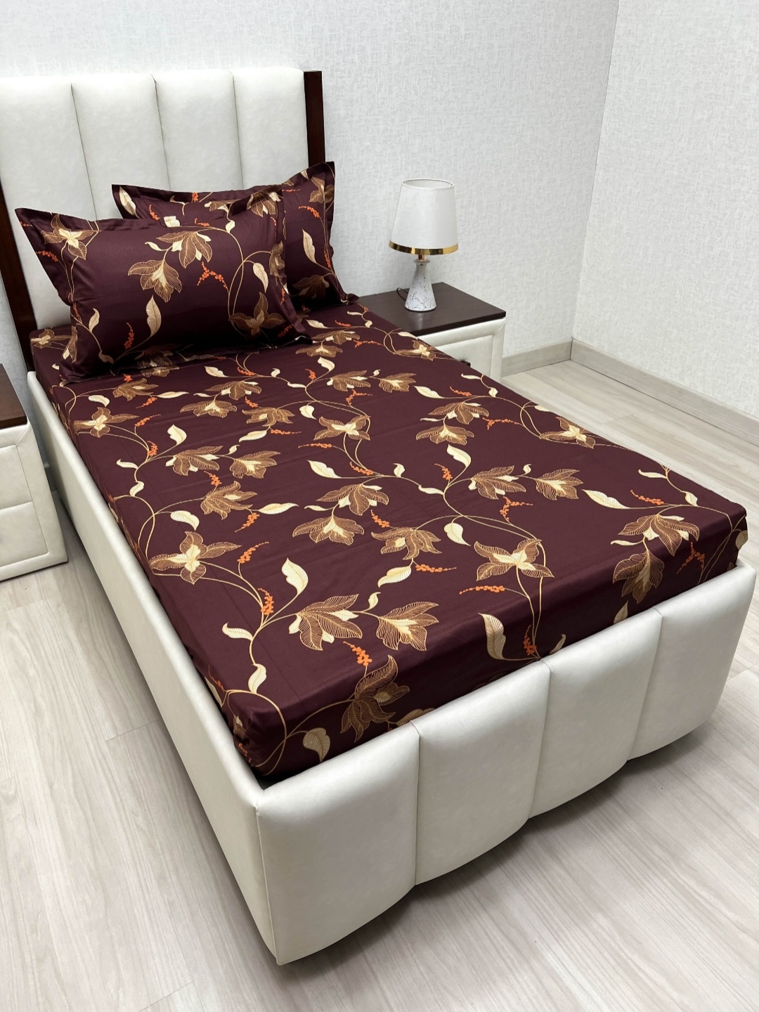 Pure Decor Brown Floral Printed Pure Cotton 240 TC Single Bedsheet Set-1.73 m x 2.36 m
Pure Decor Brown Floral Printed Pure Cotton 240 TC Single Bedsheet Set-1.73 m x 2.36 m
