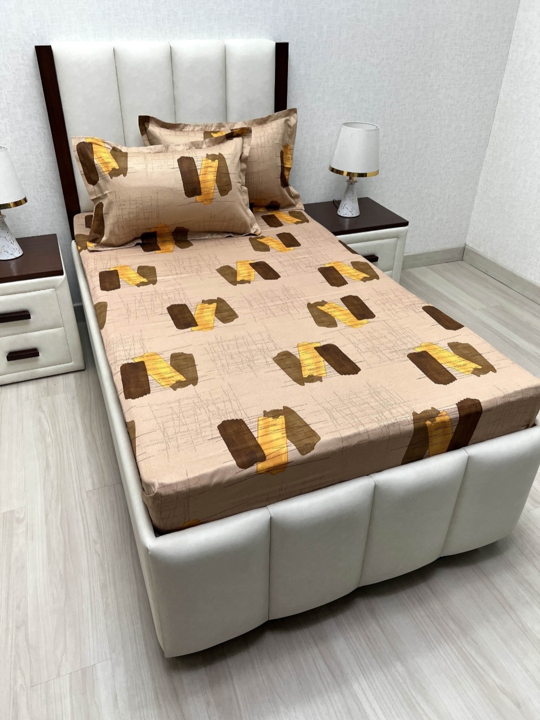 Pure Decor Brown & Yellow Geometric Pure Cotton 200 TC Single Bedsheet Set 1.73 m x 2.36 m
Pure Decor Brown & Yellow Geometric Pure Cotton 200 TC Single Bedsheet Set 1.73 m x 2.36 m