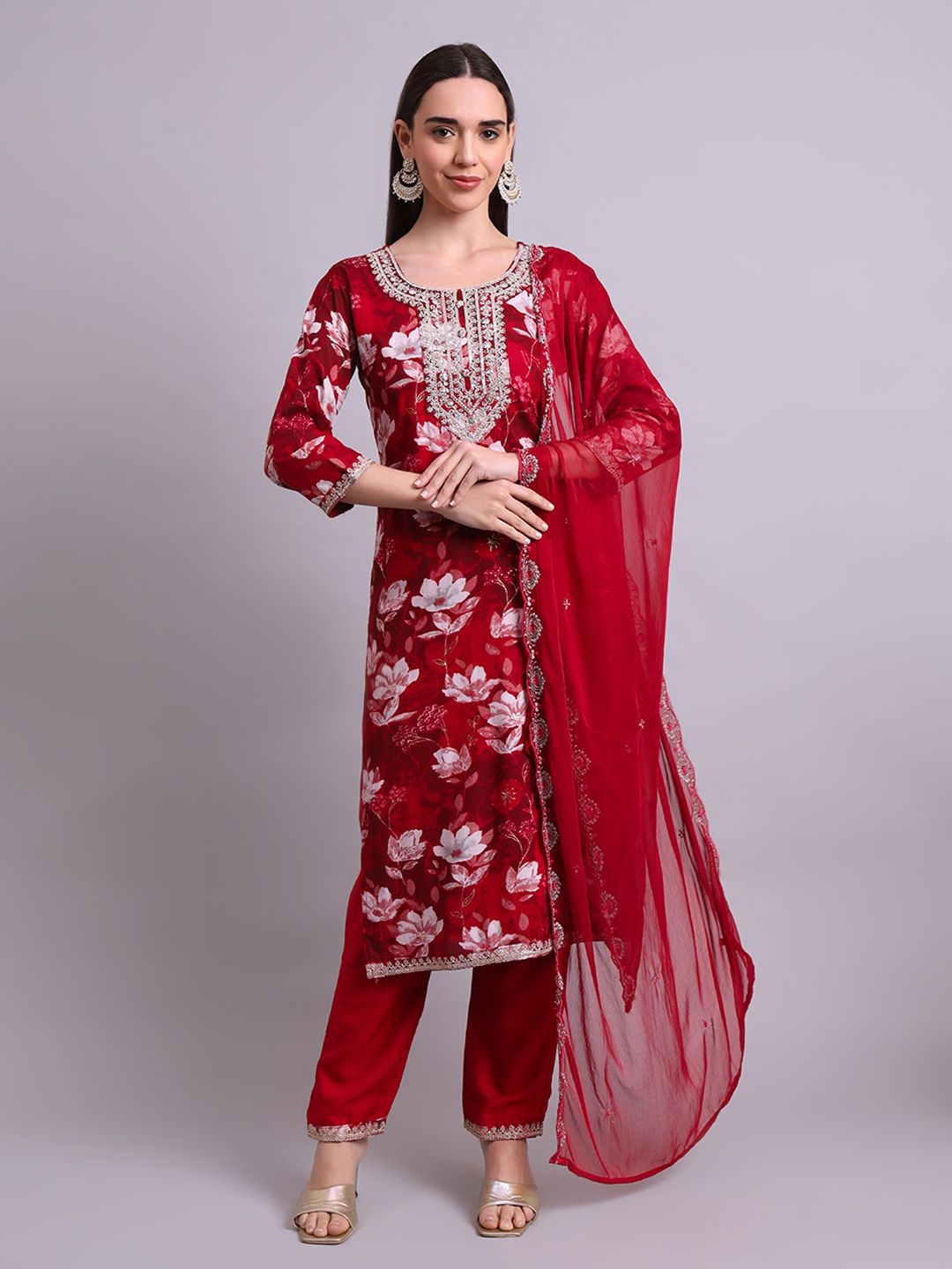 aayusika Floral Printed Thread Work Pure Cotton Kurta With Trousers & Dupatta, Maroon
aayusika Floral Printed Thread Work Pure Cotton Kurta With Trousers & Dupatta, Maroon