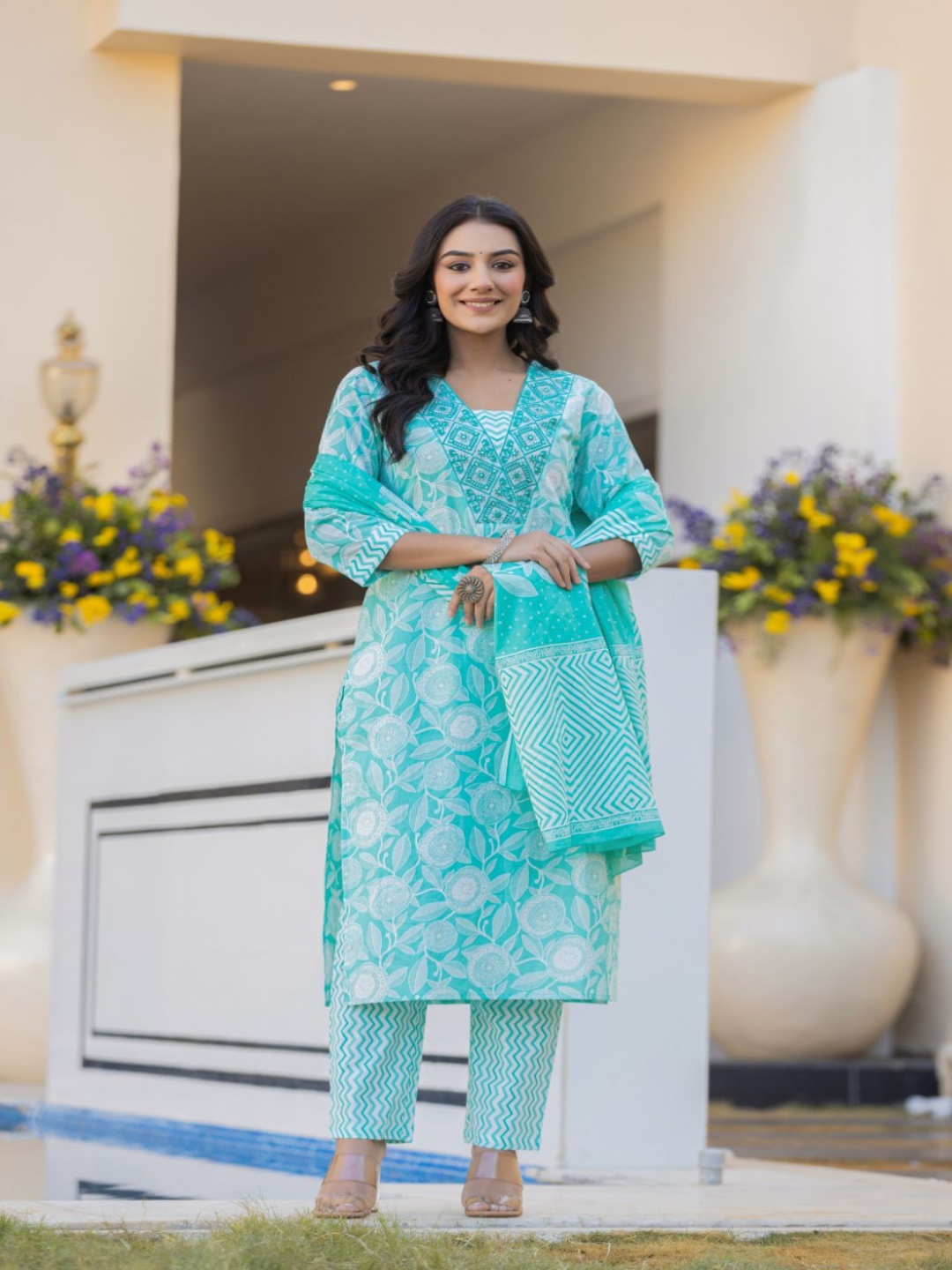 AARDRAA Floral Printed Mirror Work Pure Cotton Straight Kurta With Trousers & Dupatta, Blue
AARDRAA Floral Printed Mirror Work Pure Cotton Straight Kurta With Trousers & Dupatta, Blue