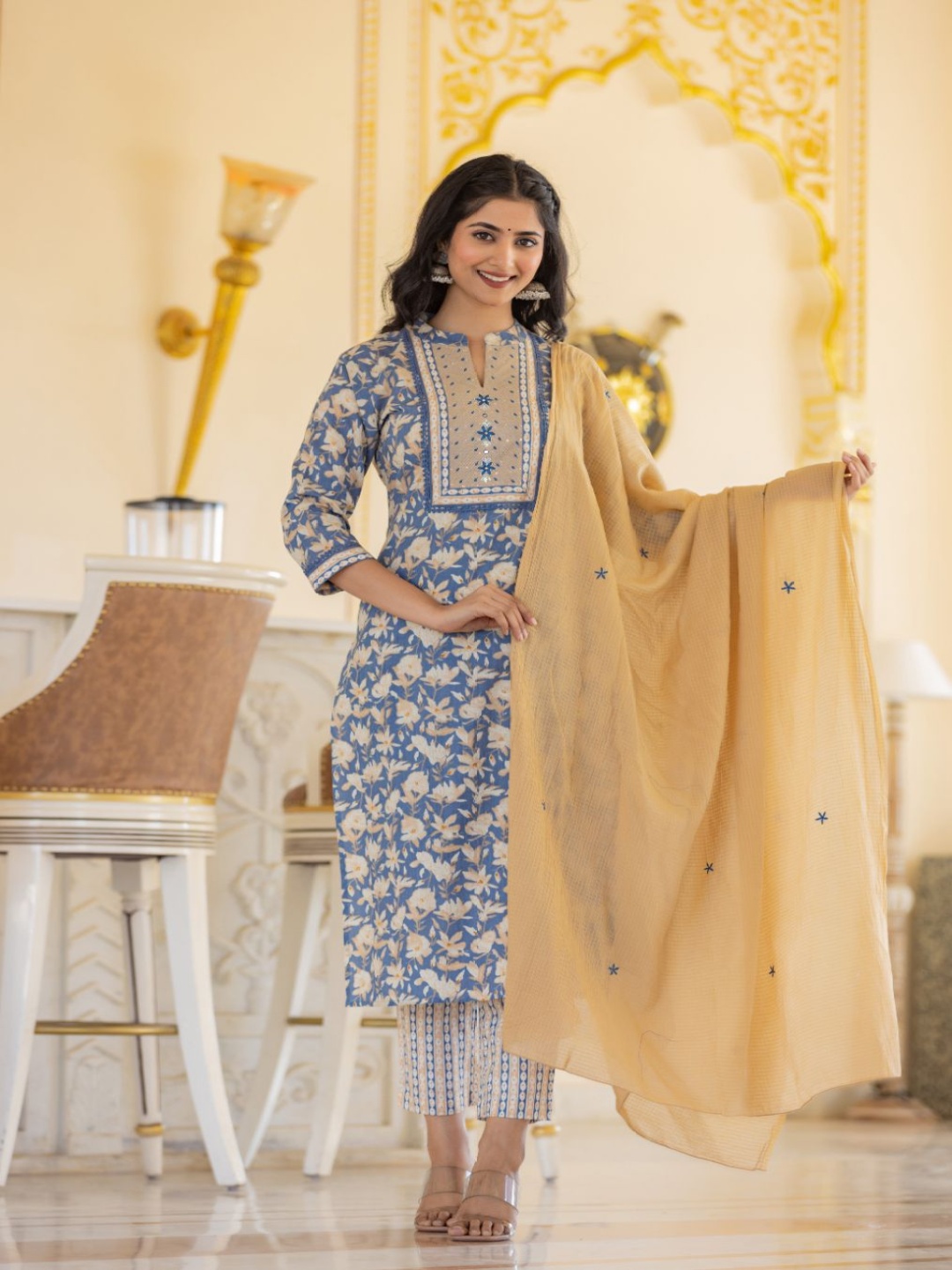 AARDRAA Floral Printed Sequinned Pure Cotton Straight Kurta With Trousers & Dupatta, Blue
AARDRAA Floral Printed Sequinned Pure Cotton Straight Kurta With Trousers & Dupatta, Blue