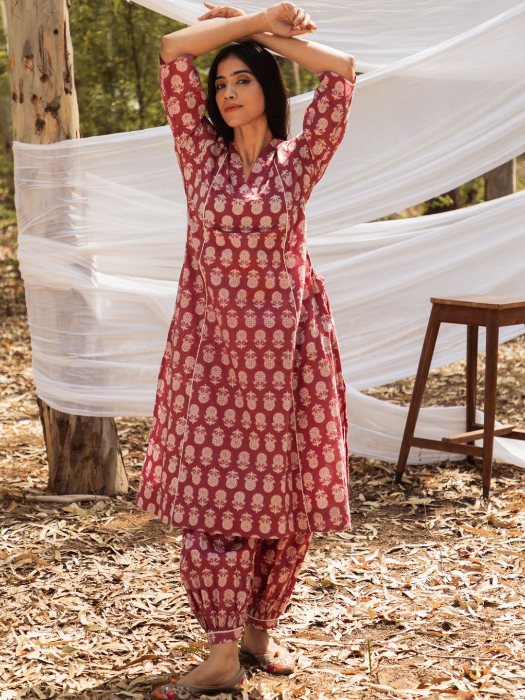 Mera Rang Women Ethnic Motifs Printed Regular Pure Cotton Kurta with Harem Pants, Pink
Mera Rang Women Ethnic Motifs Printed Regular Pure Cotton Kurta with Harem Pants, Pink