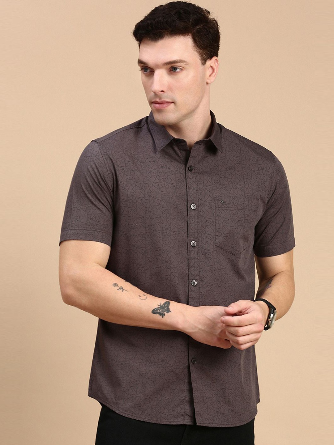 Classic Polo Men India Slim Fit Spread Collar Geometric Printed Cotton Casual Shirt, Brown
Classic Polo Men India Slim Fit Spread Collar Geometric Printed Cotton Casual Shirt, Brown