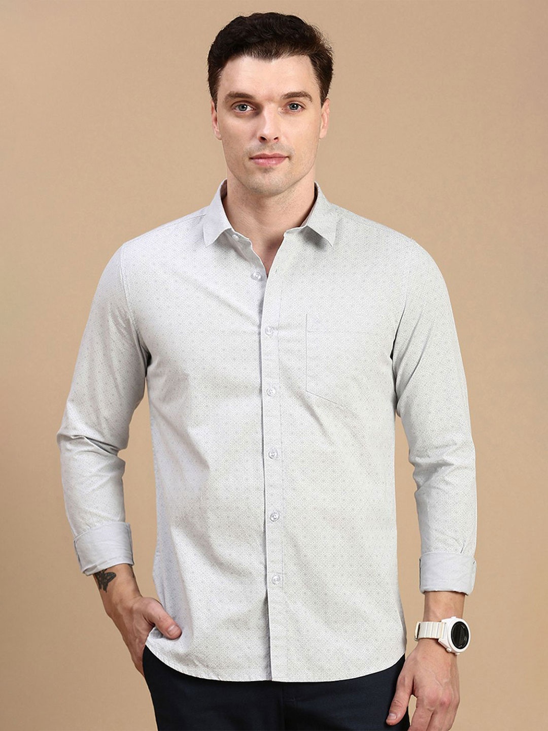 Classic Polo Men India Slim Fit Spread Collar Geometric Printed Cotton Casual Shirt, Grey
Classic Polo Men India Slim Fit Spread Collar Geometric Printed Cotton Casual Shirt, Grey