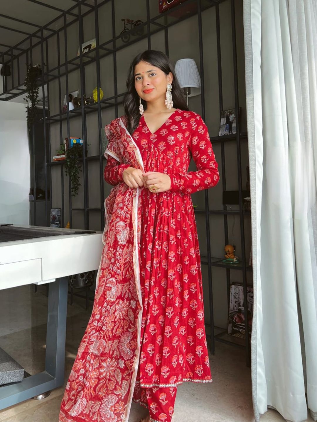 Siya Fashion Women Floral Embroidered Regular Kurta with Trousers & With Dupatta, Red
Siya Fashion Women Floral Embroidered Regular Kurta with Trousers & With Dupatta, Red