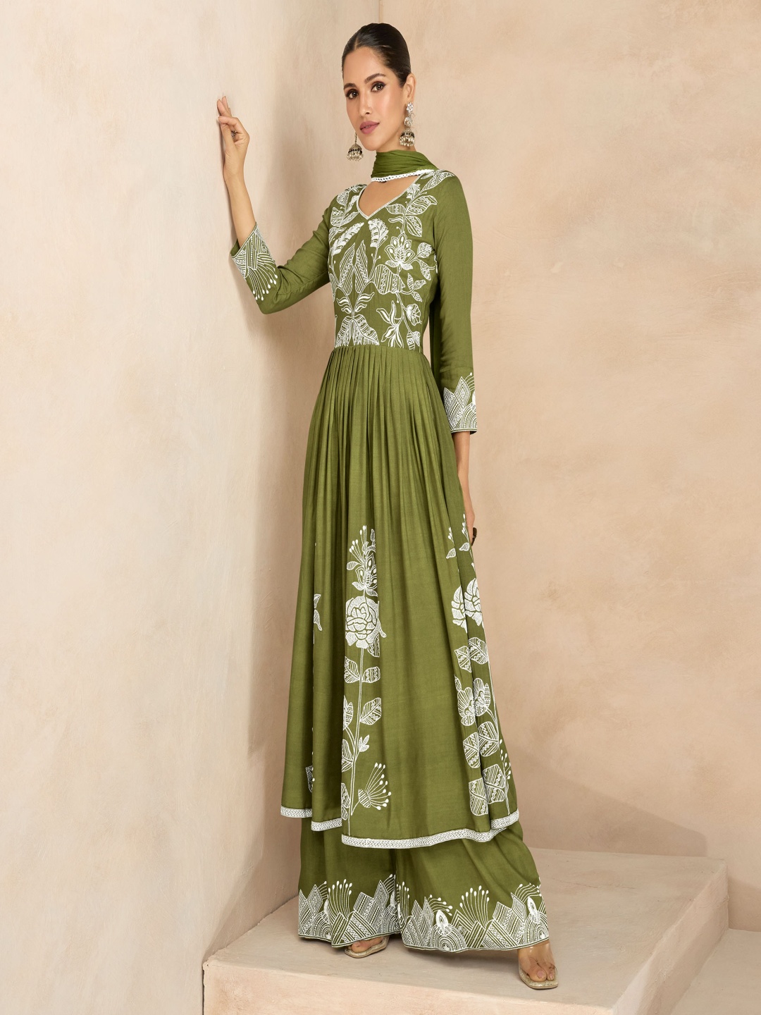 Peachmode Floral Embroidered Anarkali Pleated Thread Work Kurta Set & Dupatta, Green
Peachmode Floral Embroidered Anarkali Pleated Thread Work Kurta Set & Dupatta, Green