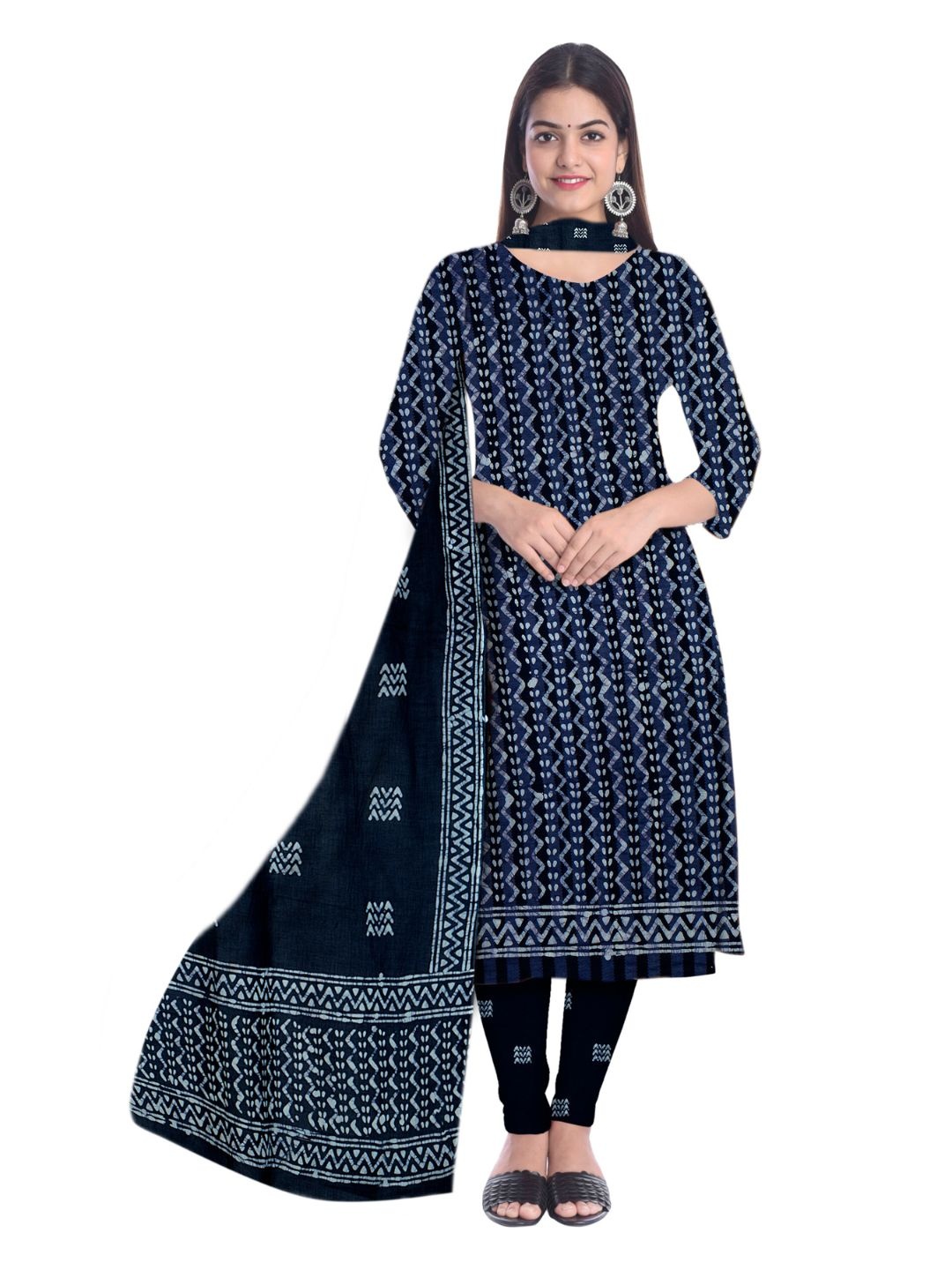 Farooq Dyeing Geometric Batik Printed Pure Cotton Unstitched Dress Material, Navy blue
Farooq Dyeing Geometric Batik Printed Pure Cotton Unstitched Dress Material, Navy blue