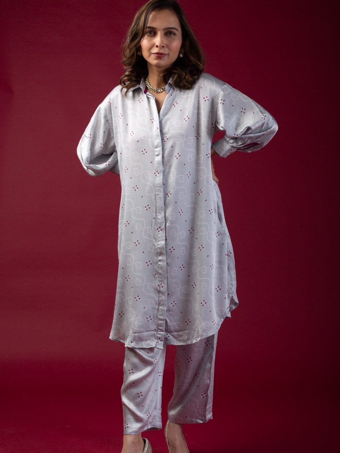 KUSVAA Bandhani Printed Shirt Collar Pure Silk A-Line Tunic With Trousers, Grey
KUSVAA Bandhani Printed Shirt Collar Pure Silk A-Line Tunic With Trousers, Grey