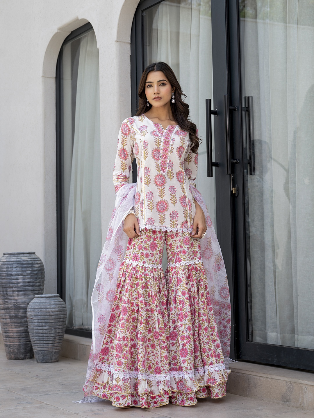Chandbaali Floral Printed Notch Neck Pure Cotton Kurta With Sharara & Dupatta, White
Chandbaali Floral Printed Notch Neck Pure Cotton Kurta With Sharara & Dupatta, White