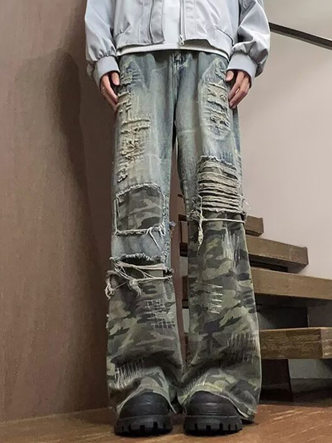 StyleCast x Revolte Men Highly Distressed Light Fade Mid-Rise Regular Fit Jeans, Blue
StyleCast x Revolte Men Highly Distressed Light Fade Mid-Rise Regular Fit Jeans, Blue