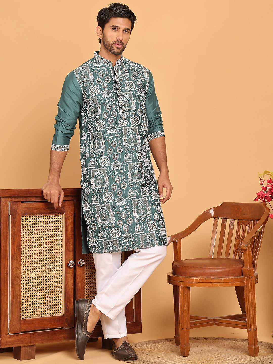 Jompers Ethnic Motifs Embroidered Mandarin Collar Straight Kurta With Pyjamas, Green
Jompers Ethnic Motifs Embroidered Mandarin Collar Straight Kurta With Pyjamas, Green
