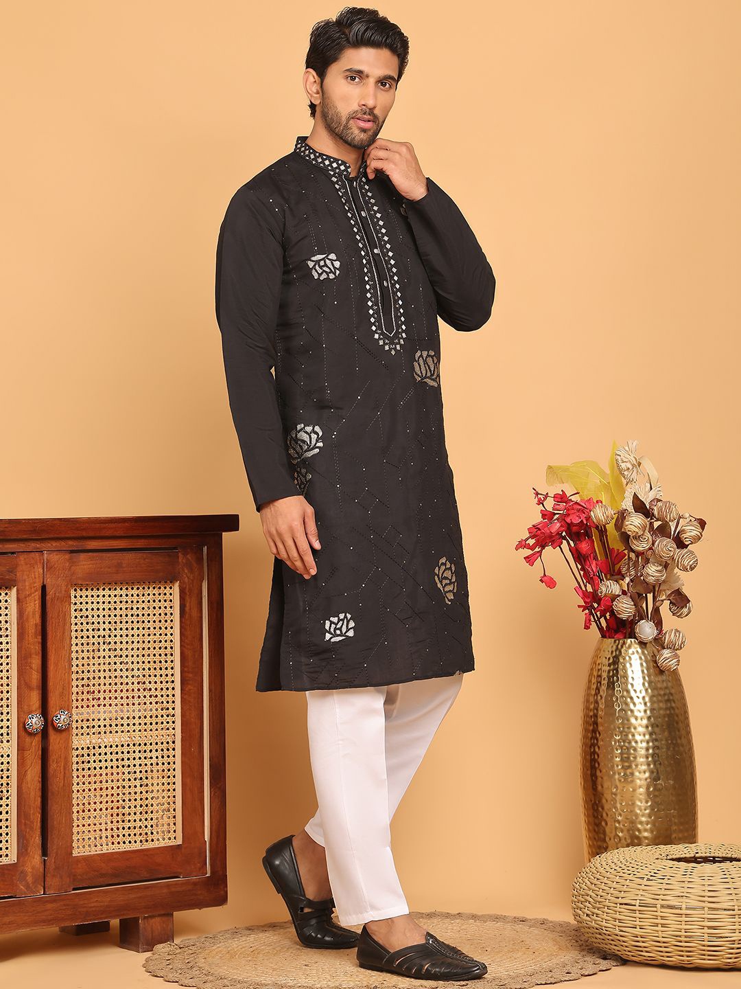 Jompers Floral Embroidered Mandarin Collar Thread Work Straight Kurta With Pyjama, Black
Jompers Floral Embroidered Mandarin Collar Thread Work Straight Kurta With Pyjama, Black