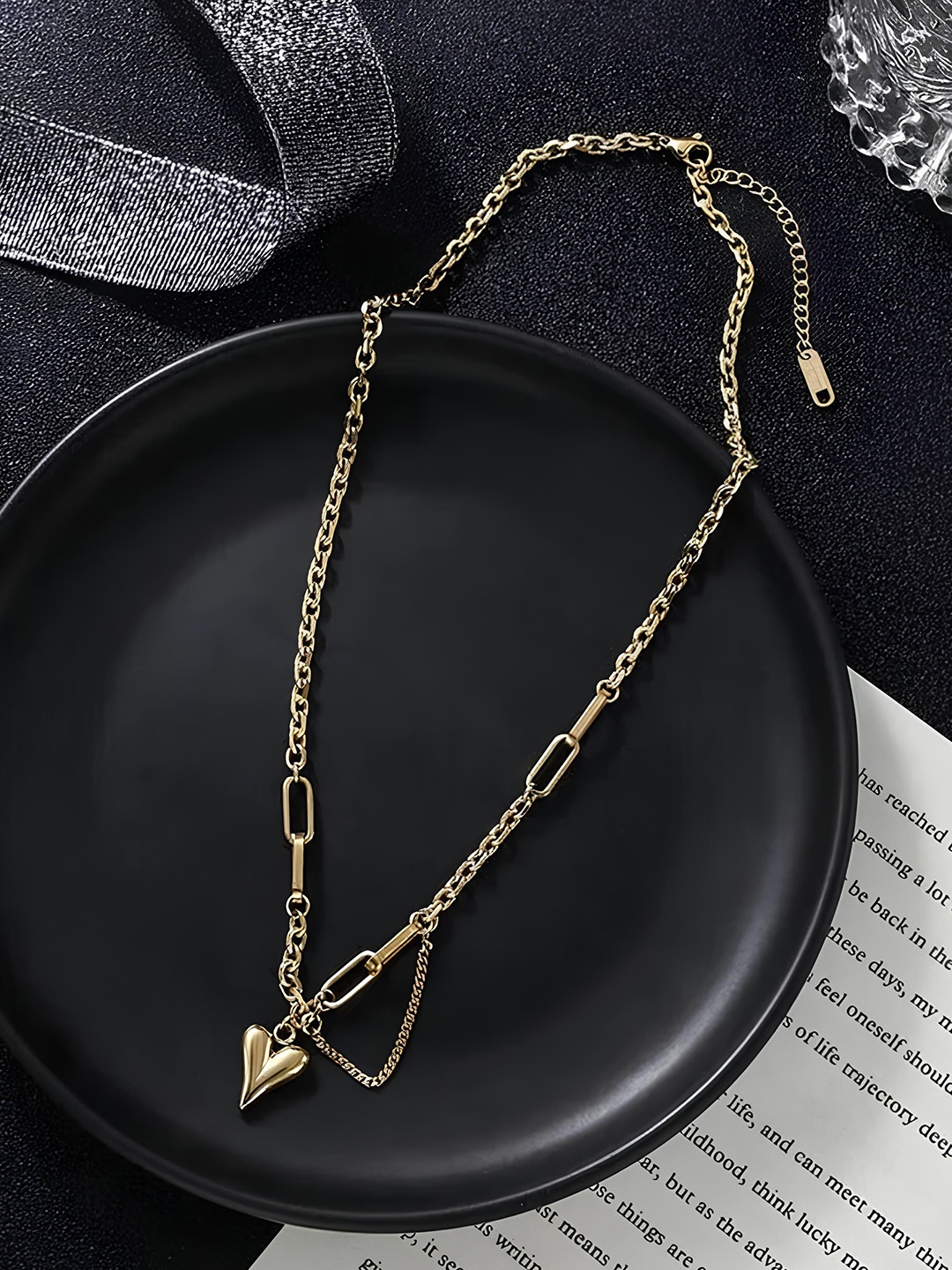 KARISHMA KREATIONS Gold-Plated Stainless Steel Lock Bone Heart Shaped Minimal Nacklace
KARISHMA KREATIONS Gold-Plated Stainless Steel Lock Bone Heart Shaped Minimal Nacklace