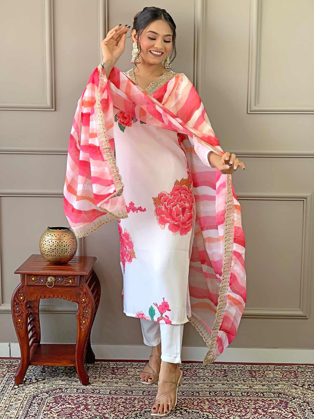 BAESD Floral Printed V-Neck Zari Straight Kurta With Trousers And Dupatta, Off white
BAESD Floral Printed V-Neck Zari Straight Kurta With Trousers And Dupatta, Off white