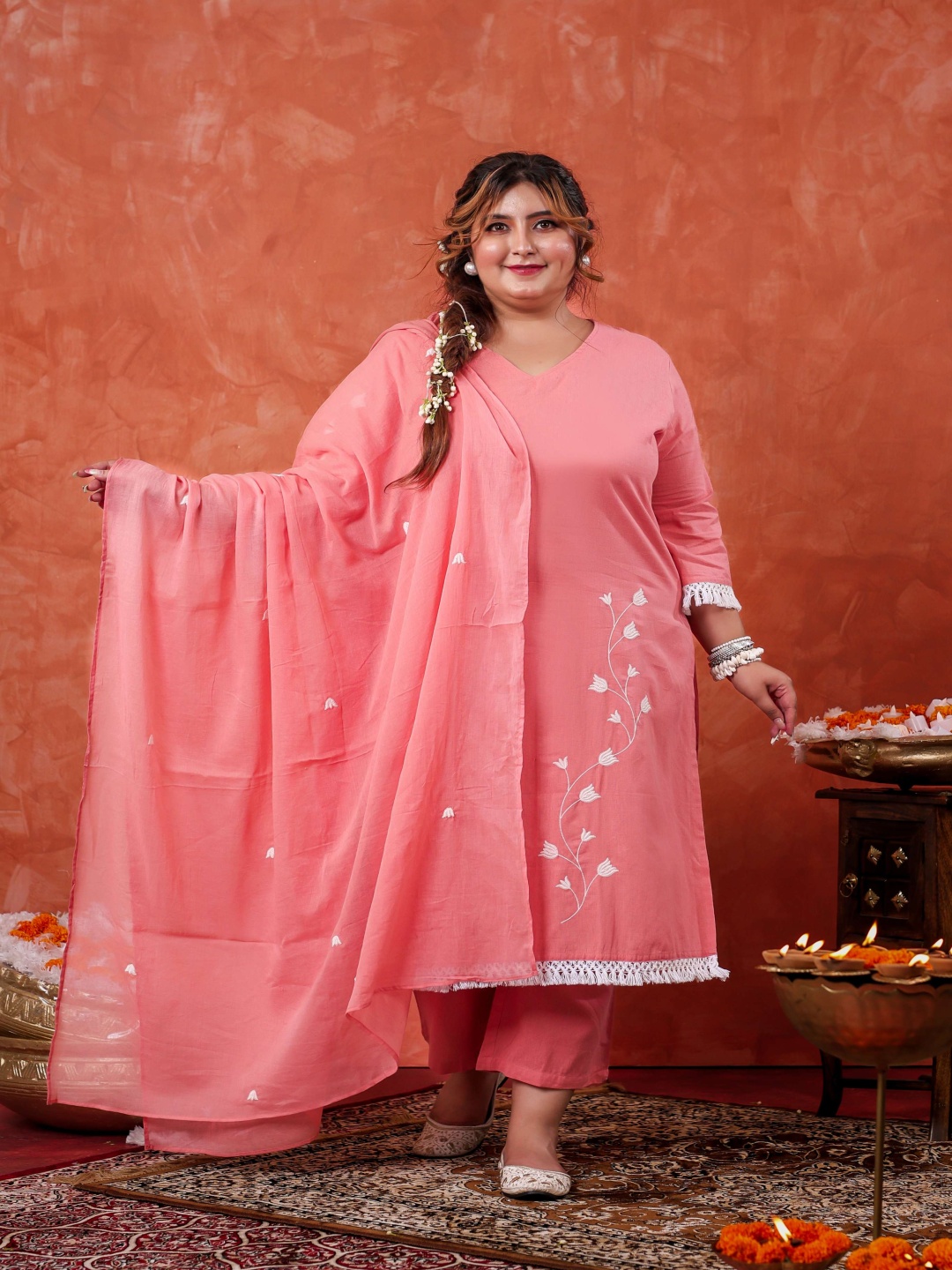 LALI JAIPUR V-Neck Thread Work Pure Cotton Straight Kurta With Trousers And Dupatta, Pink
LALI JAIPUR V-Neck Thread Work Pure Cotton Straight Kurta With Trousers And Dupatta, Pink
