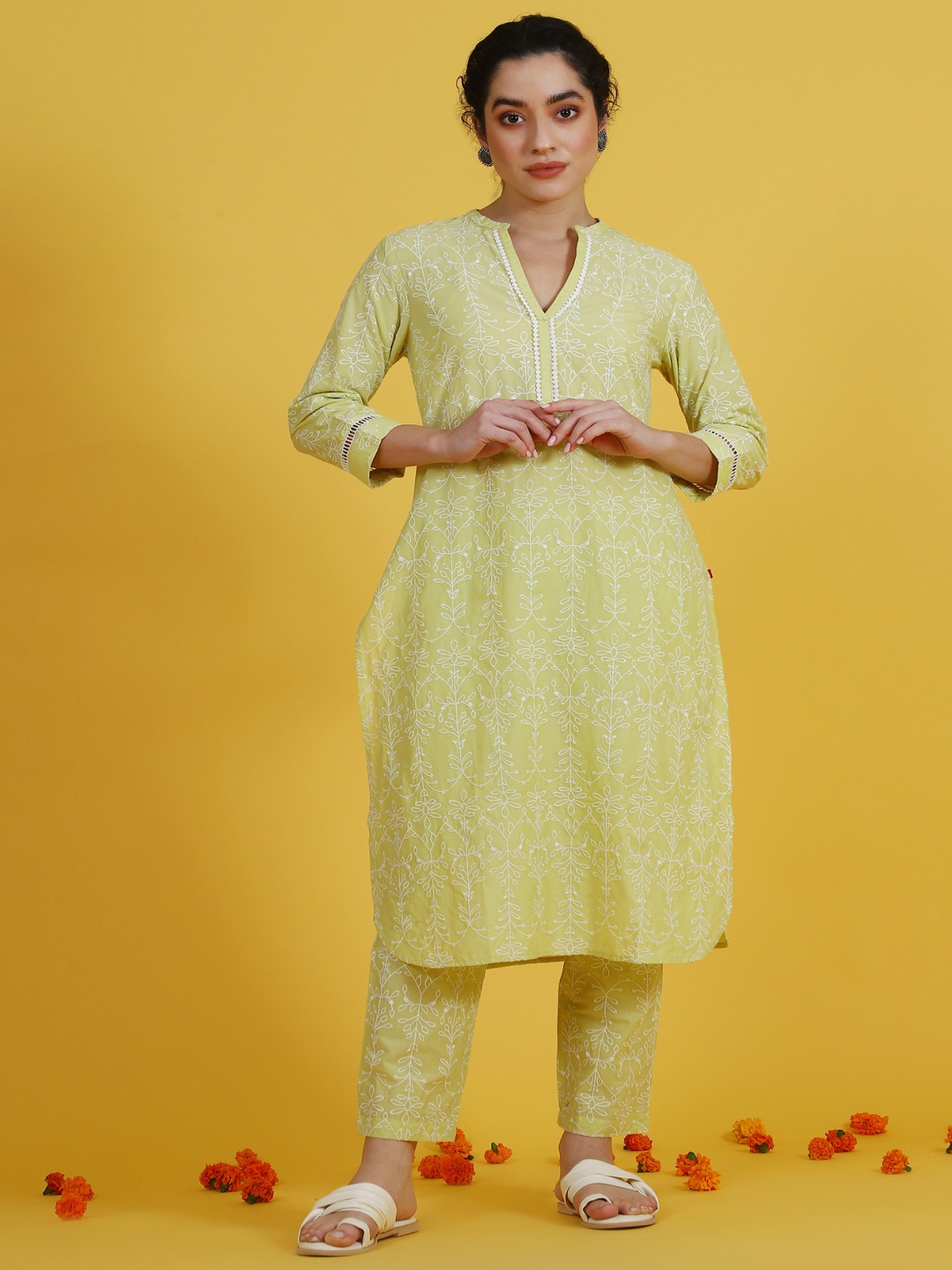W Lime Green Floral Embroidered Pure Cotton Mandarin Collar Straight Kurta With Trousers
W Lime Green Floral Embroidered Pure Cotton Mandarin Collar Straight Kurta With Trousers