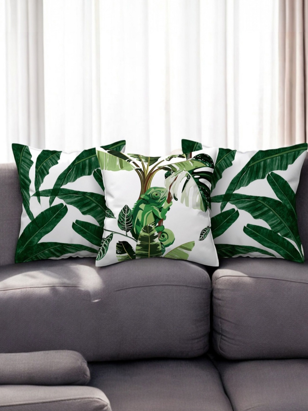 LUSHLYF White And Green 3 Pieces Floral Printed Velvet Square Shaped Cushion Covers
LUSHLYF White And Green 3 Pieces Floral Printed Velvet Square Shaped Cushion Covers