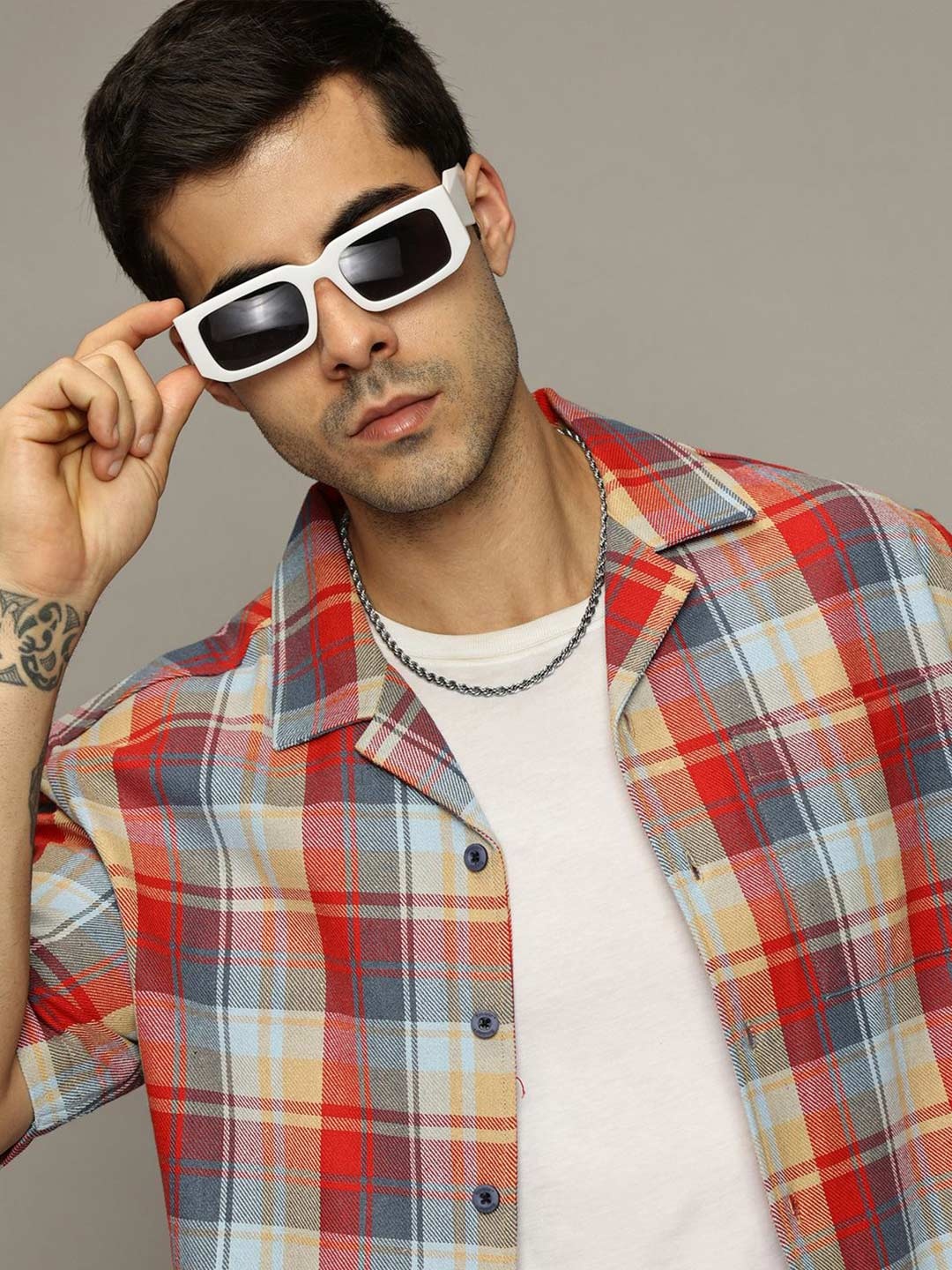 The Roadster Lifestyle Co. Men Premium Relaxed Fit Tartan Checked Cotton Casual Shirt, Red
The Roadster Lifestyle Co. Men Premium Relaxed Fit Tartan Checked Cotton Casual Shirt, Red