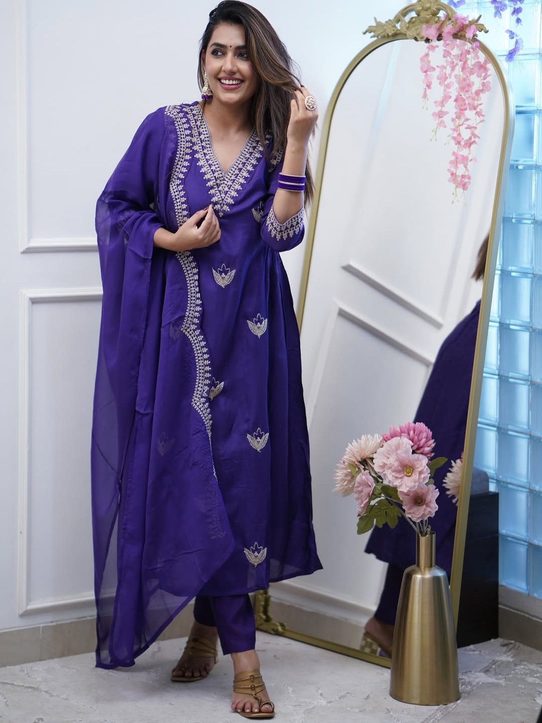 CHANDALIYO Ethnic Motifs Embroidered V-Neck Pleated Straight Kurta With Trouser & Dupatta, Blue
CHANDALIYO Ethnic Motifs Embroidered V-Neck Pleated Straight Kurta With Trouser & Dupatta, Blue