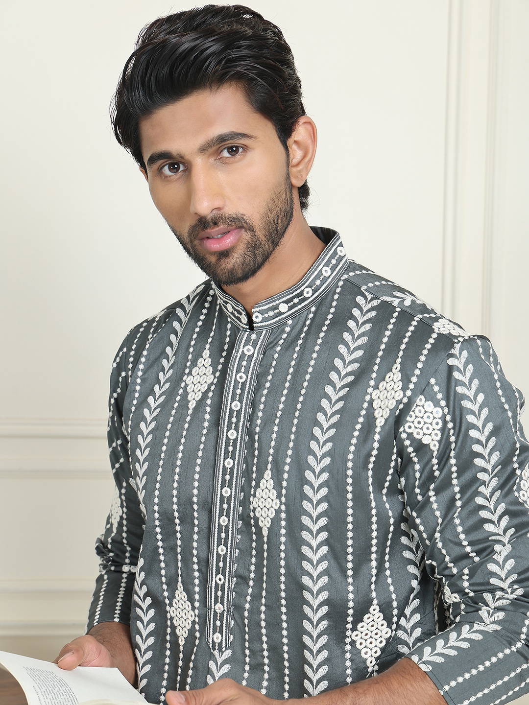 Jompers Floral Embroidered Mandarin Collar Thread Work Straight Kurta With Pyjama, Grey
Jompers Floral Embroidered Mandarin Collar Thread Work Straight Kurta With Pyjama, Grey