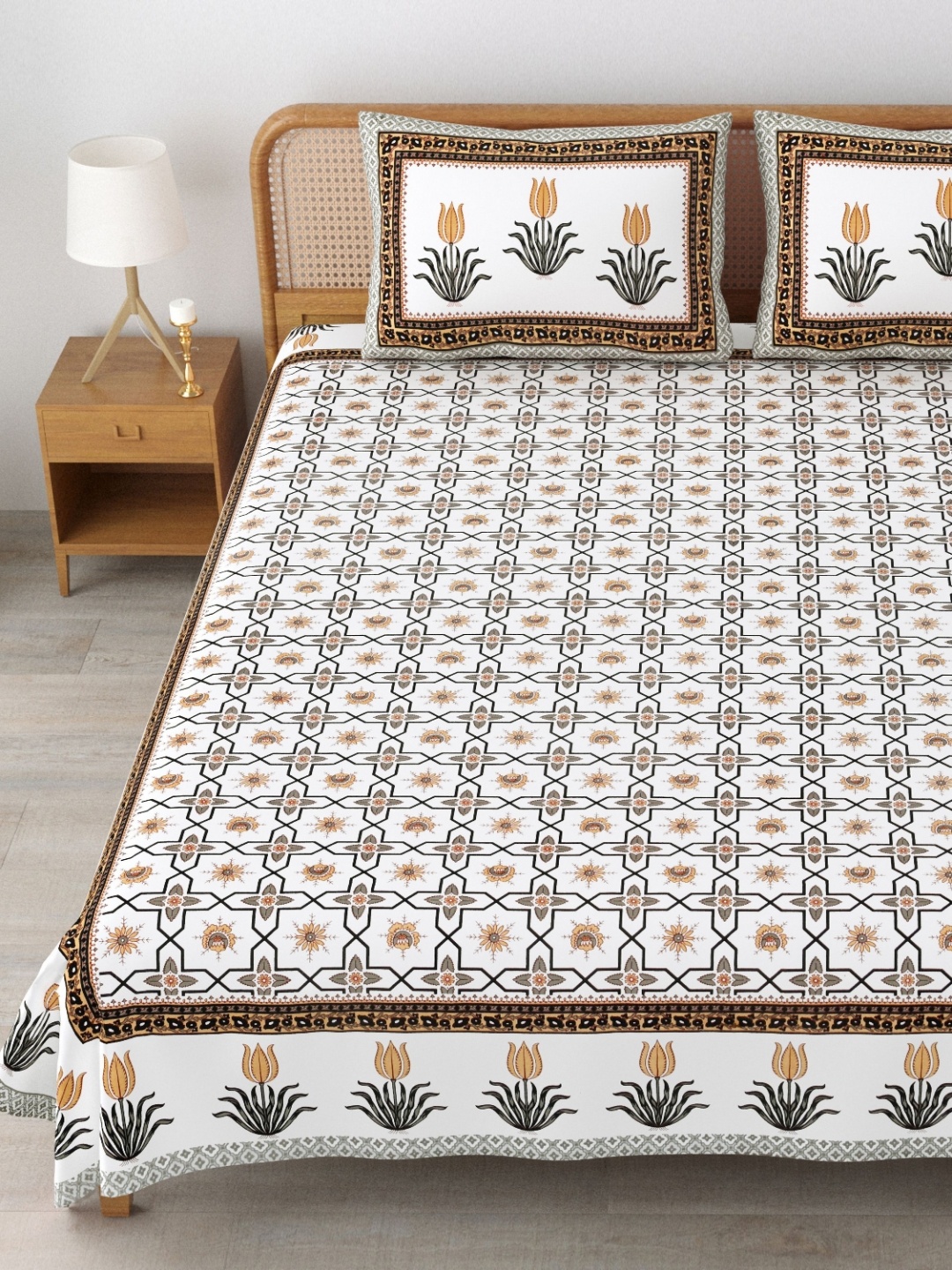 MAFATLAL Sanskriti White Floral Printed 144 TC Cotton King Bedsheet Set 2.34 m X 2.7 m
MAFATLAL Sanskriti White Floral Printed 144 TC Cotton King Bedsheet Set 2.34 m X 2.7 m